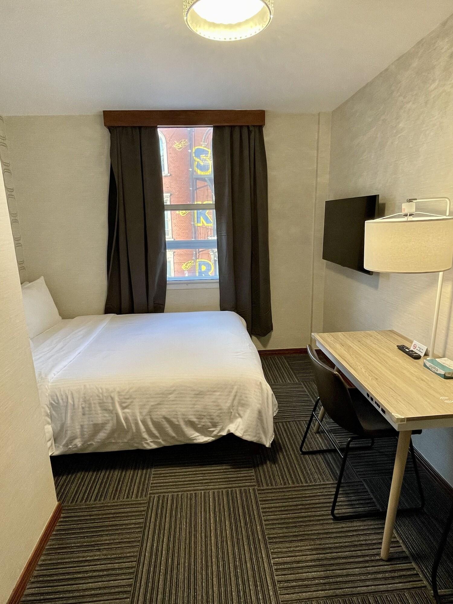 Double Superior Queen Bed