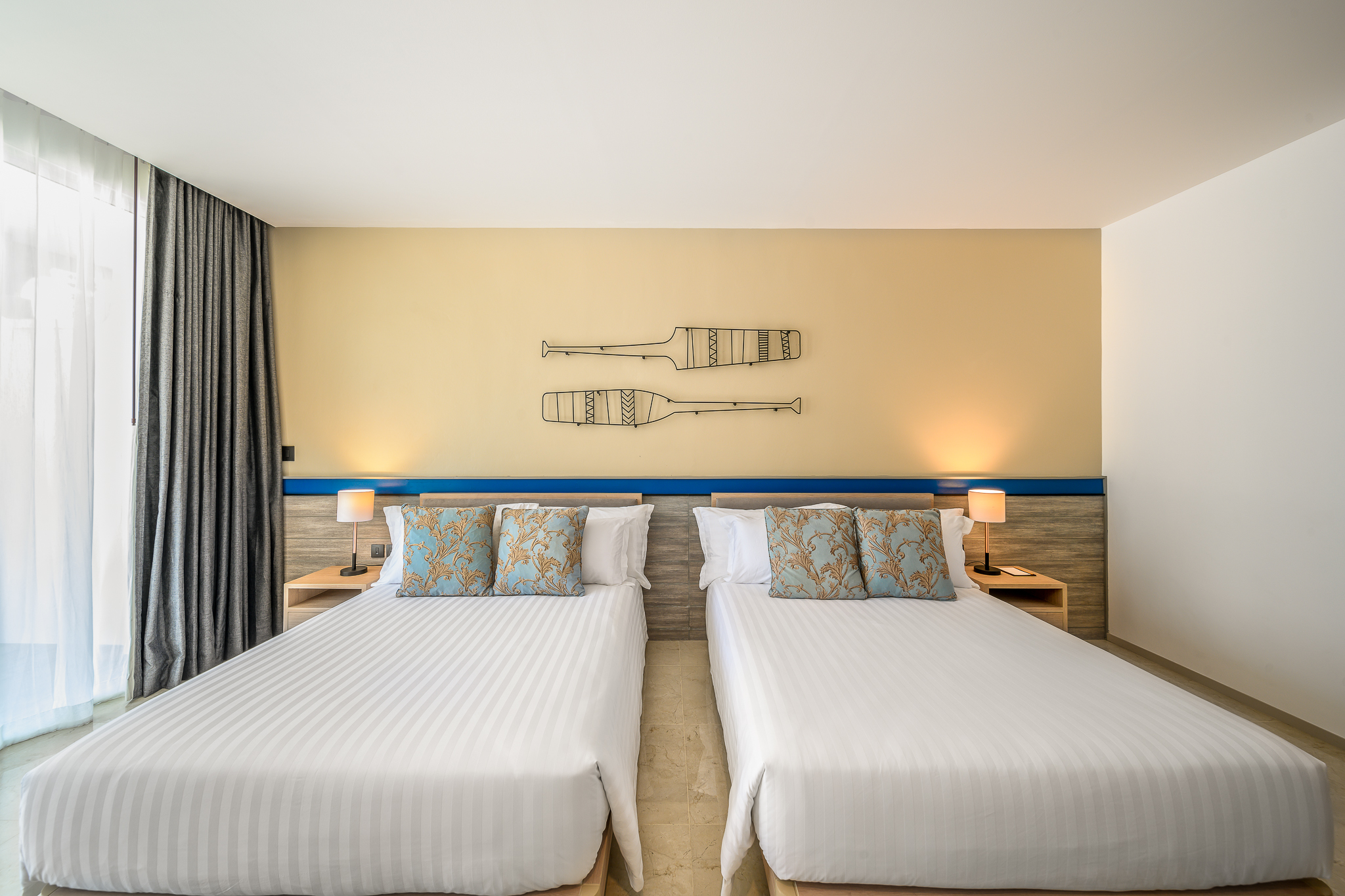 Twin Deluxe with Terrace