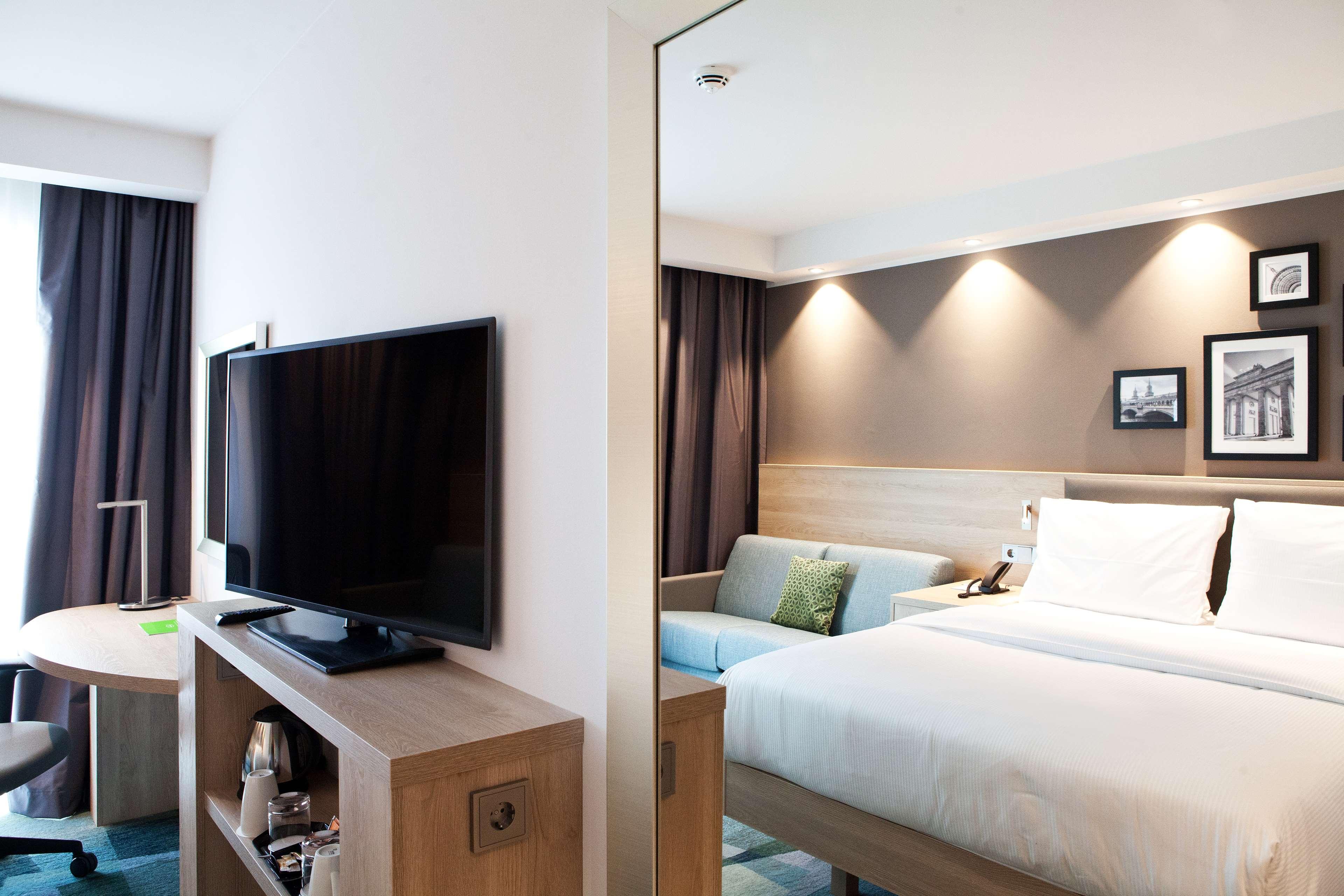 Double Queen Bed Non Smoking