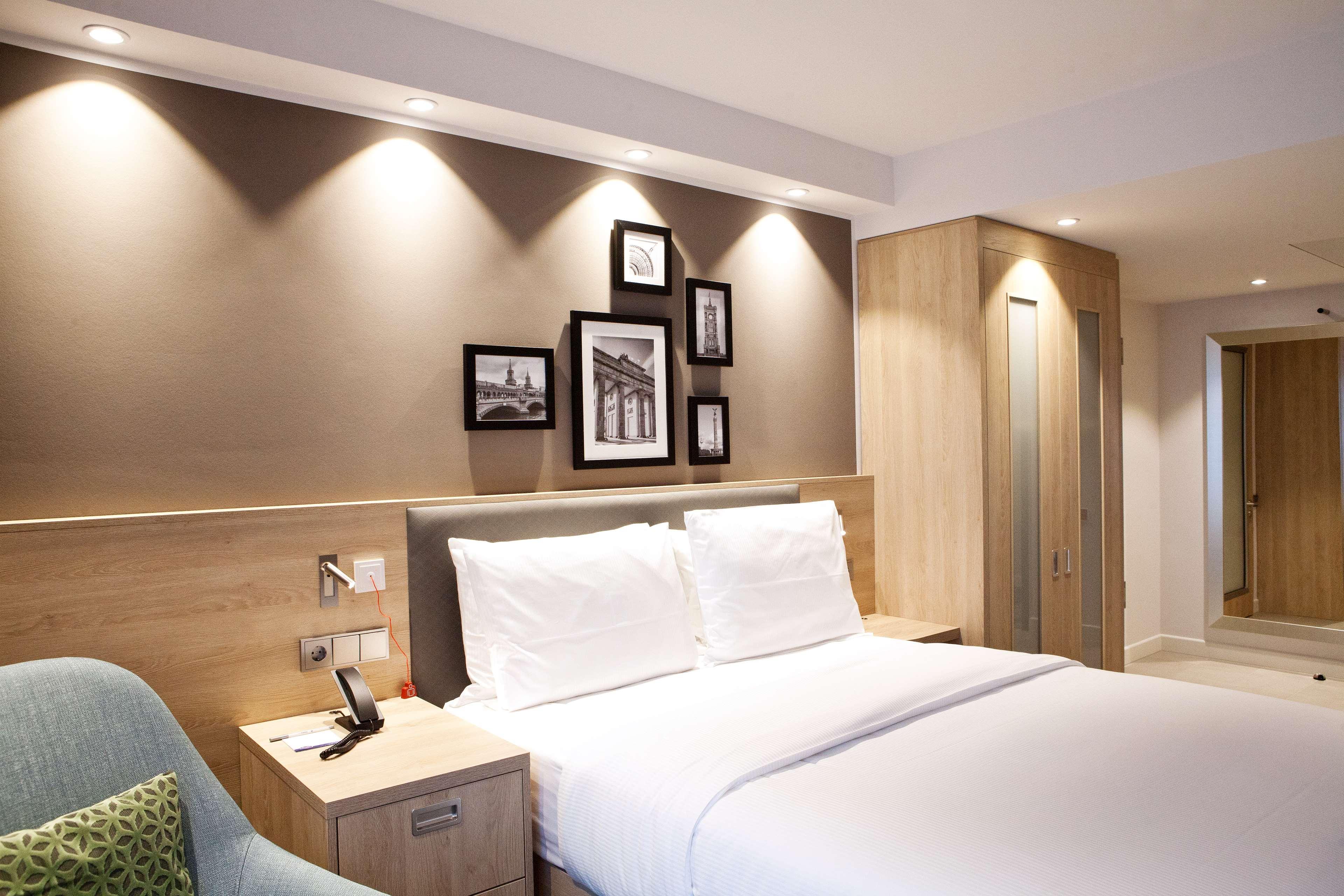 Double Accessible-queen Size Bed