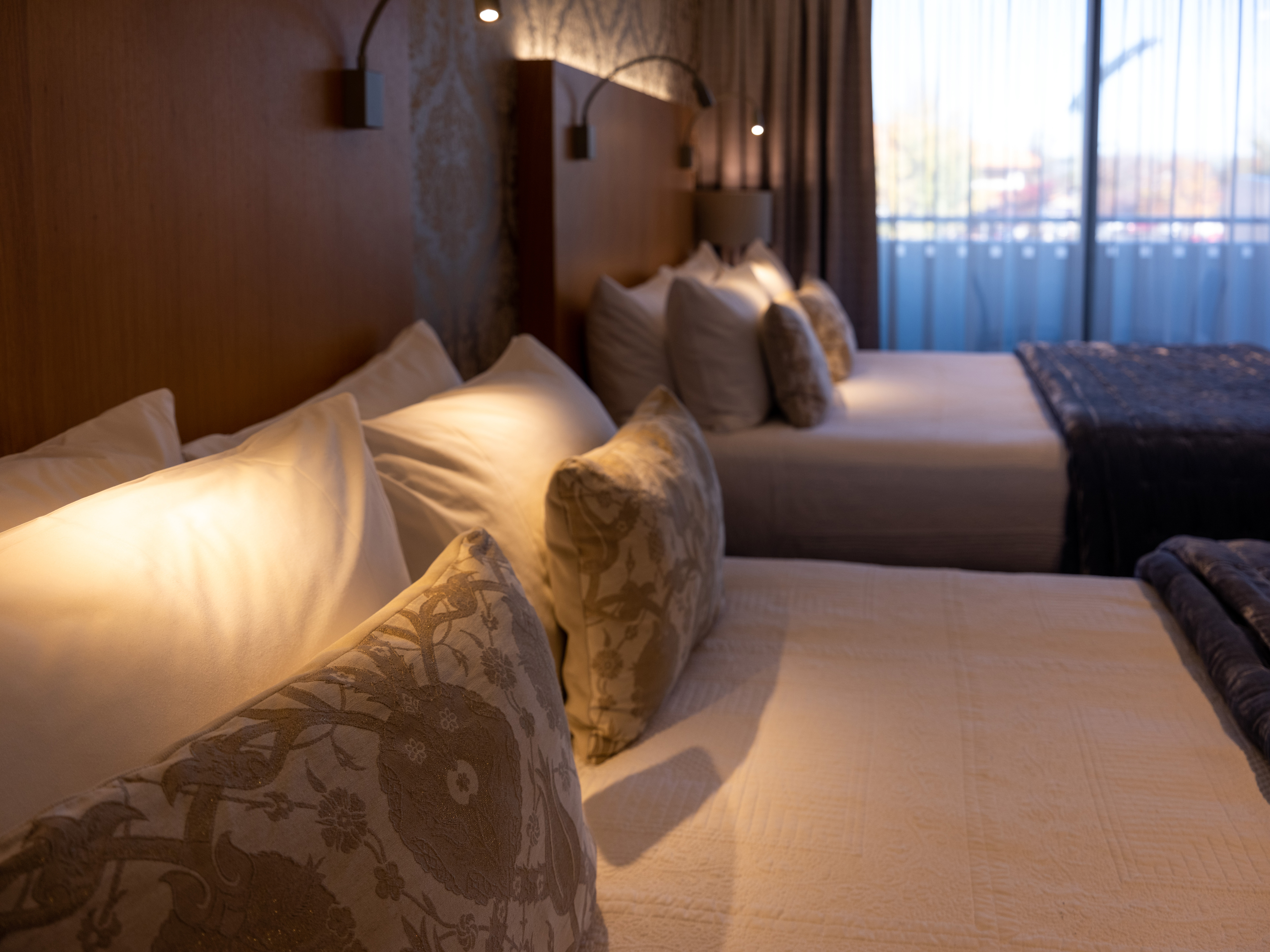 Twin Deluxe Two Queen Beds