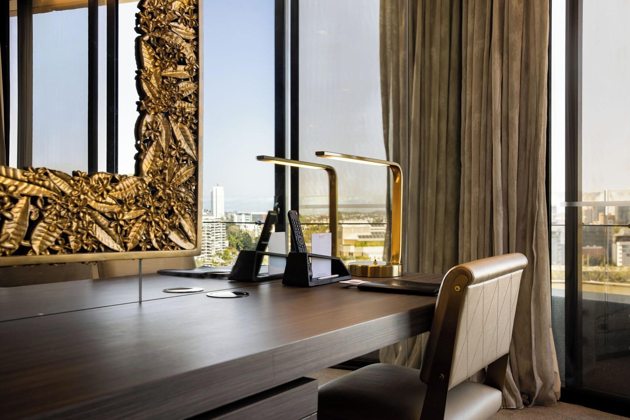 Studio Premium with Views