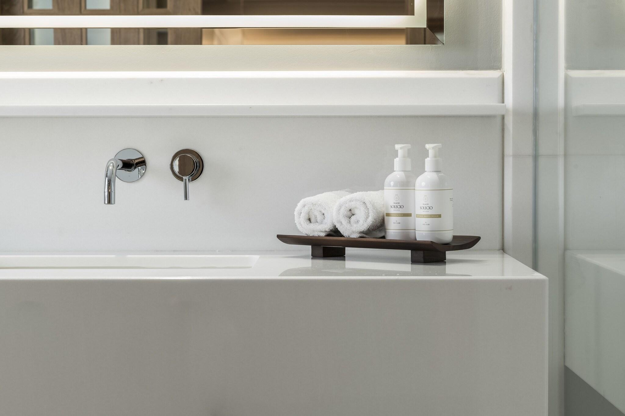 Double City View King Bed