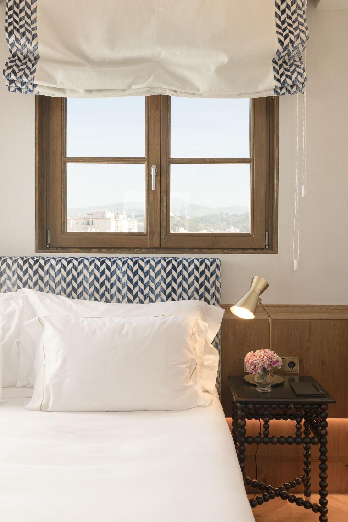 Double City View King Bed