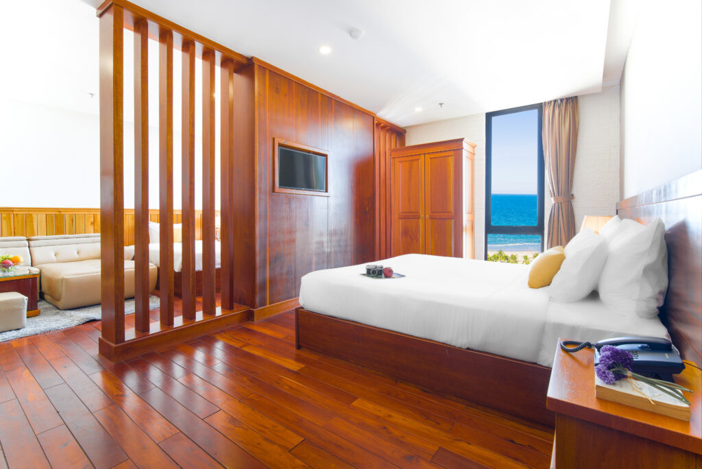 Suite Ocean View King Bed