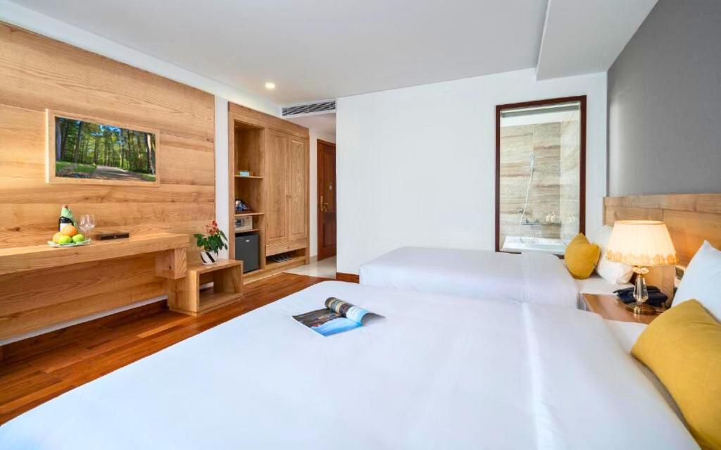 Family Room City View