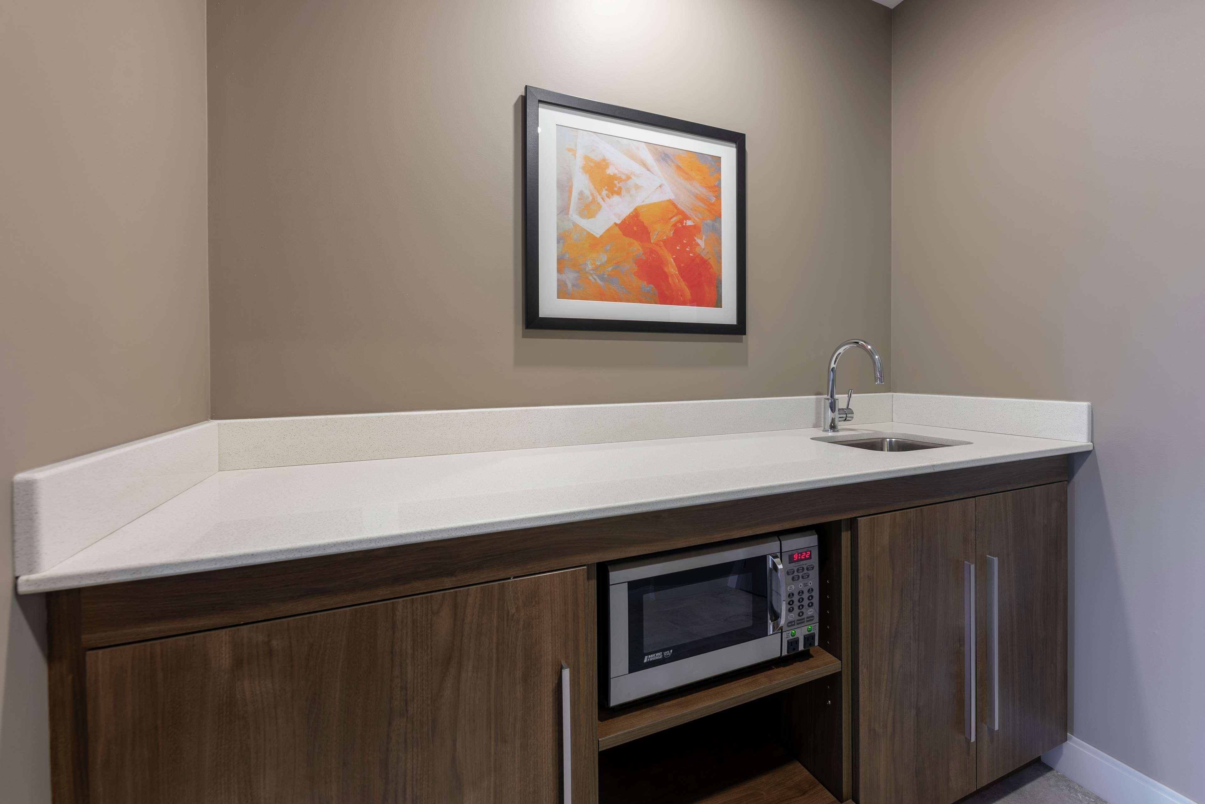 Studio King Bed Non Smoking