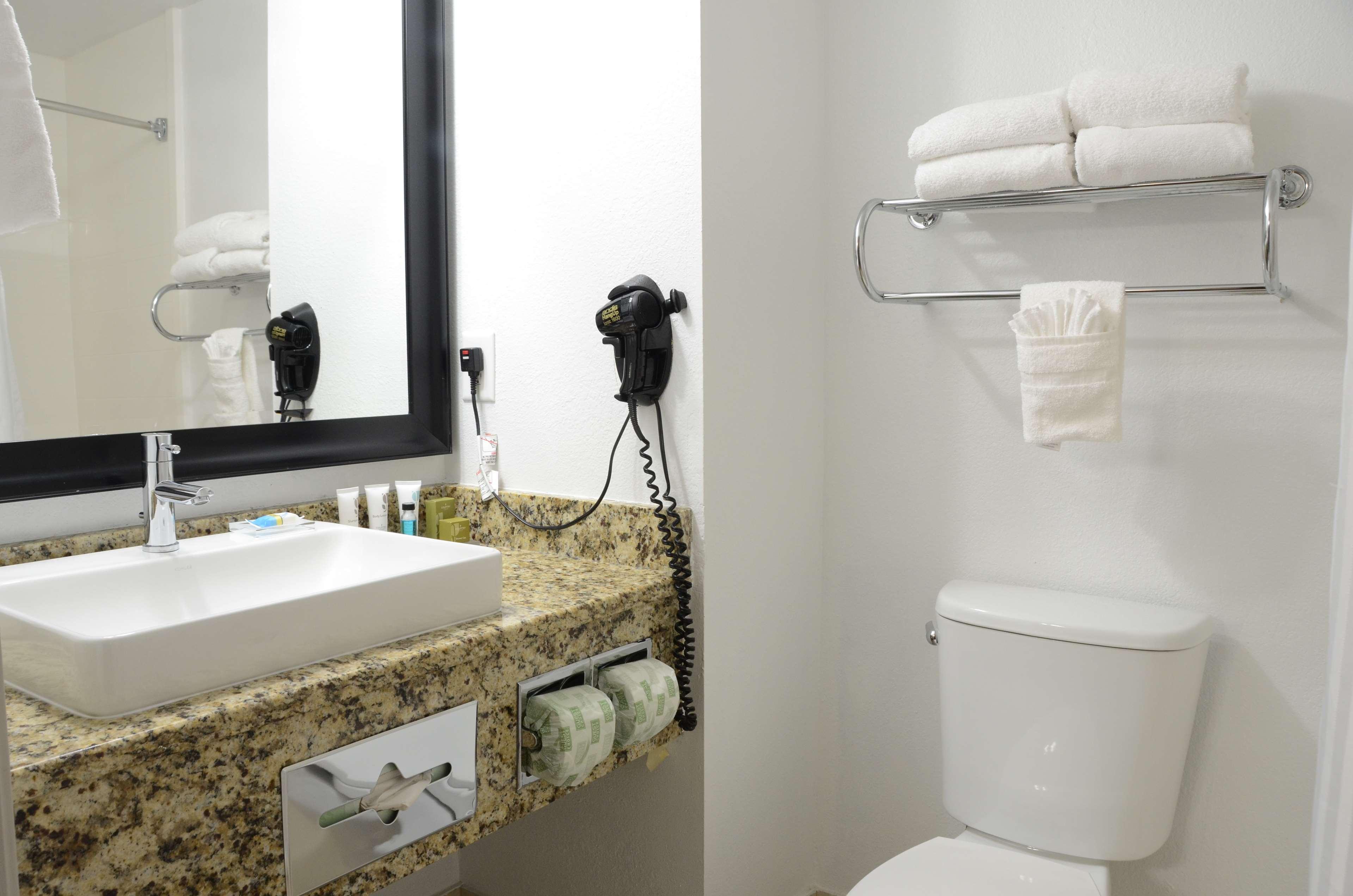 Suite Two Queen Beds One Bedroom