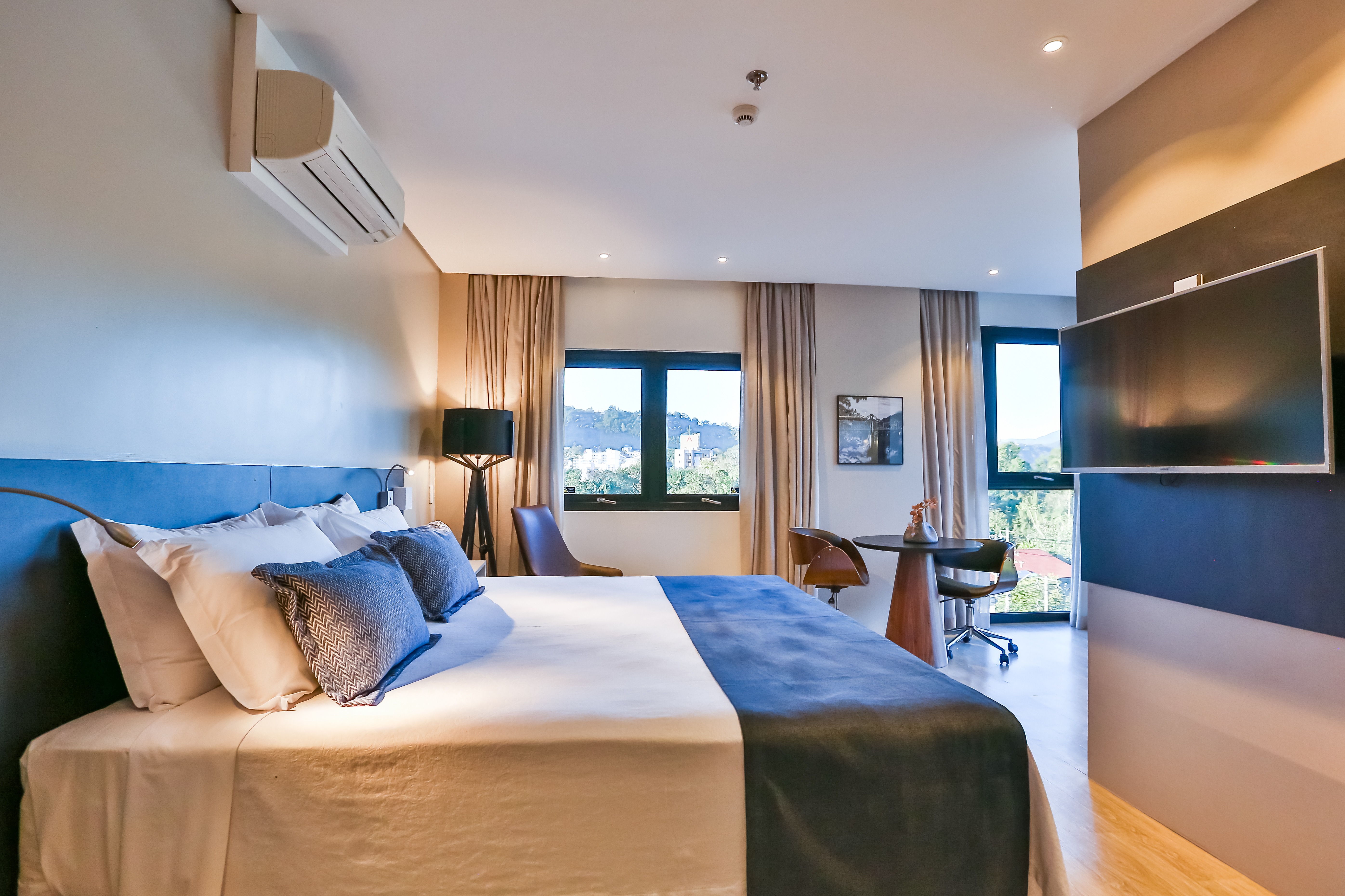 Double Deluxe King Bed