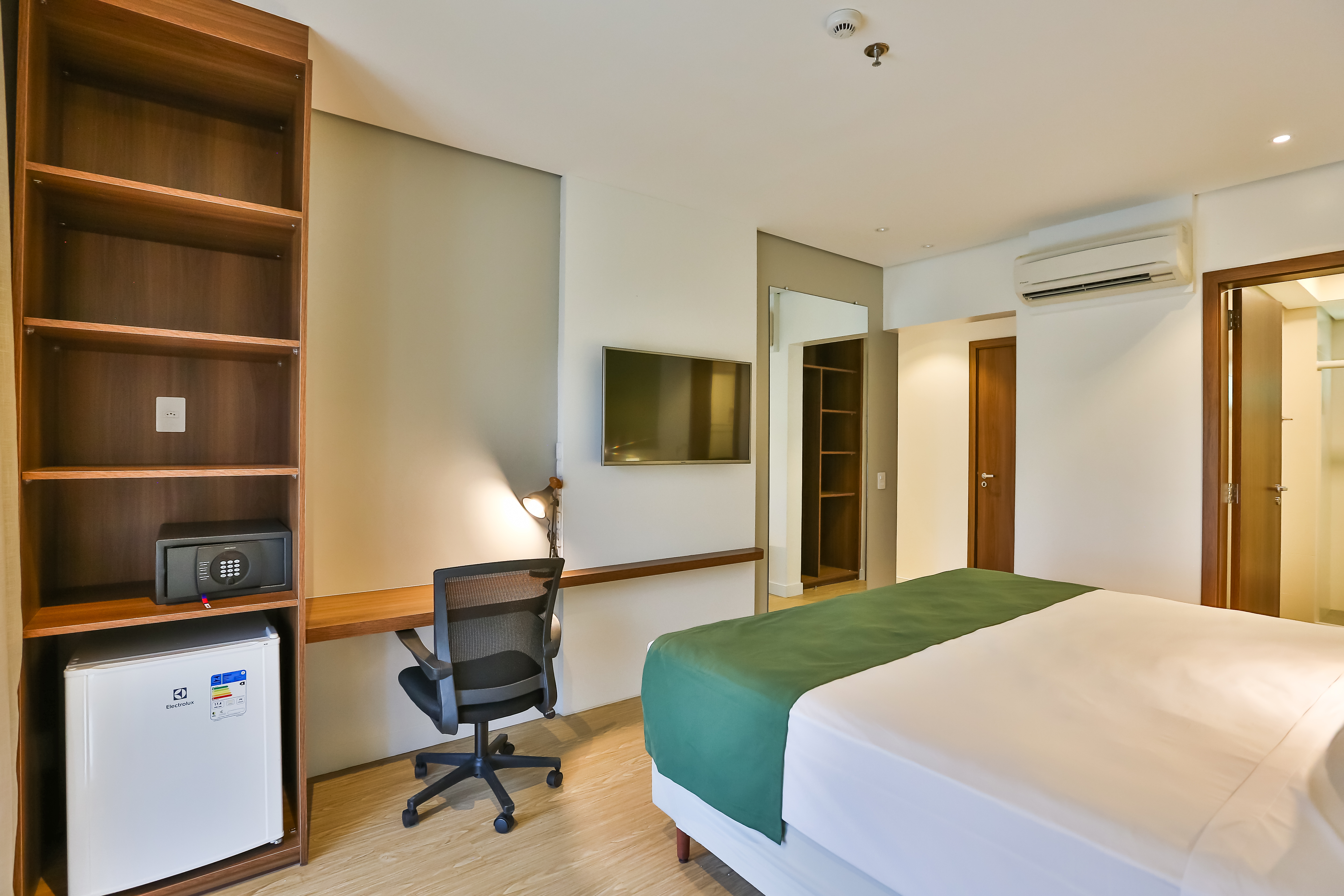 Double Superior King Bed