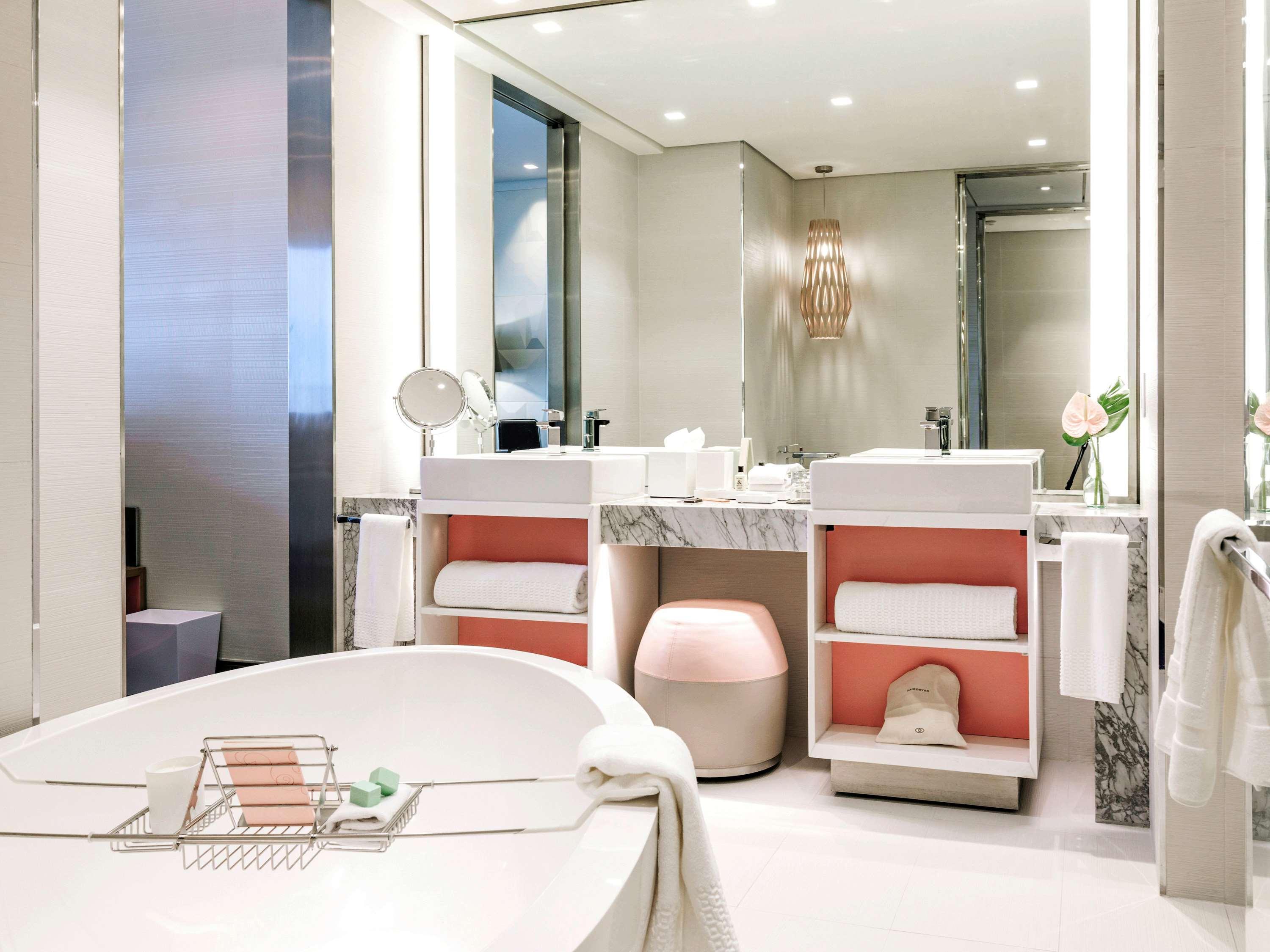 Double Luxury City View