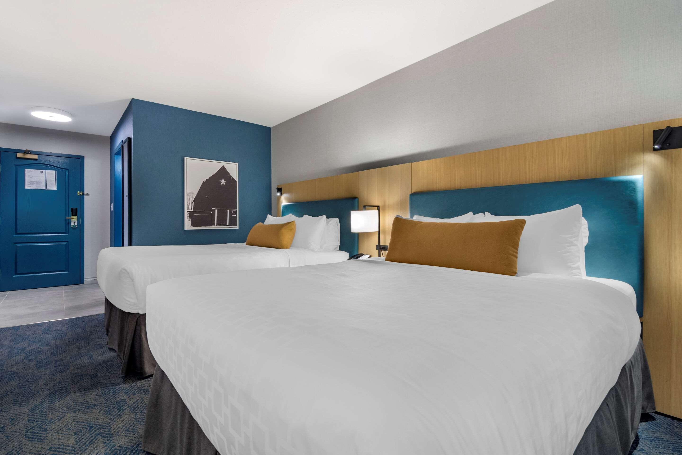 Double Two Queen Beds Non Smoking