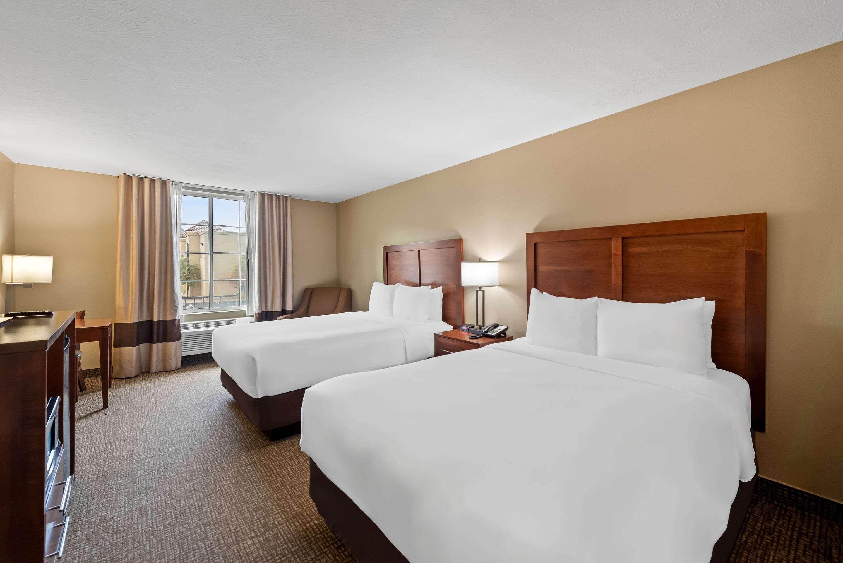 Suite Two Queen Beds Non Smoking