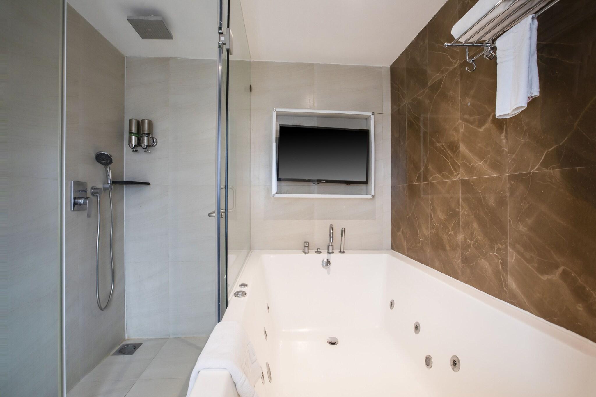 Apartment Club King Bed