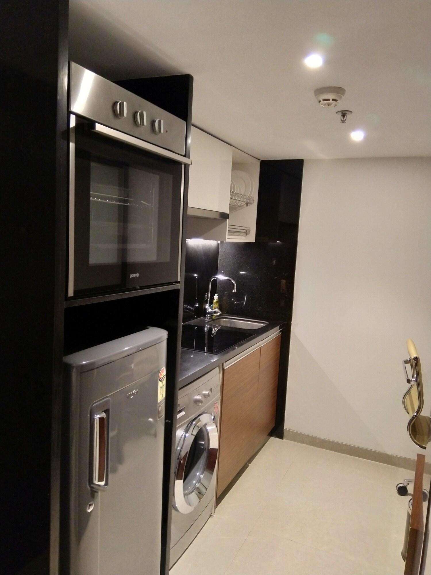 Apartment Club King Bed