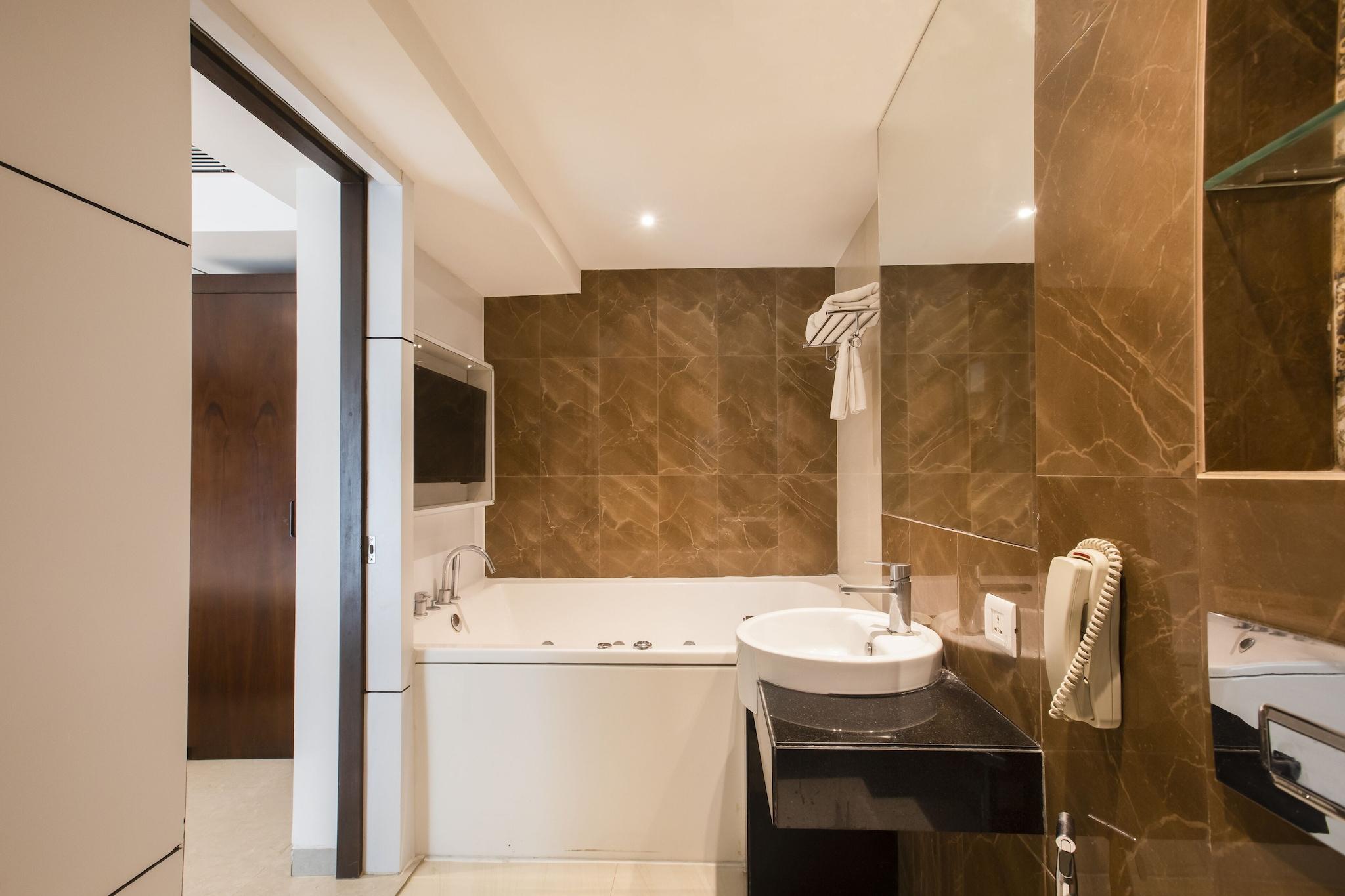 Studio King Size Bed