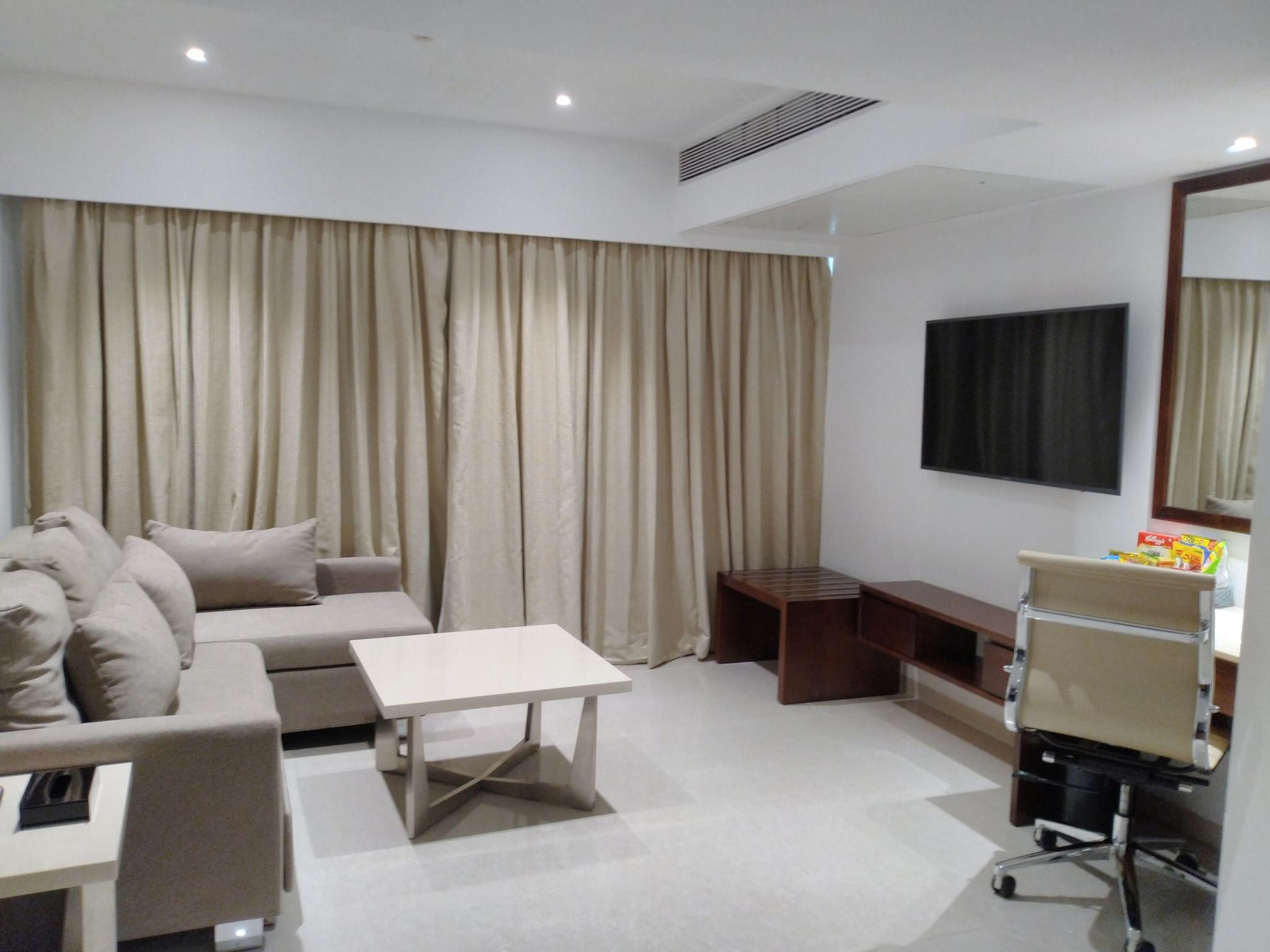 Studio King Size Bed