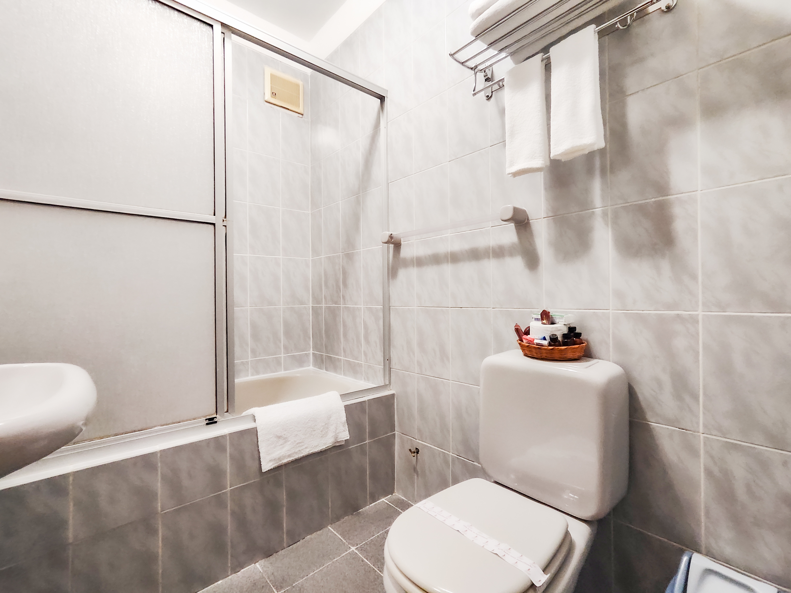 Double Deluxe King Bed