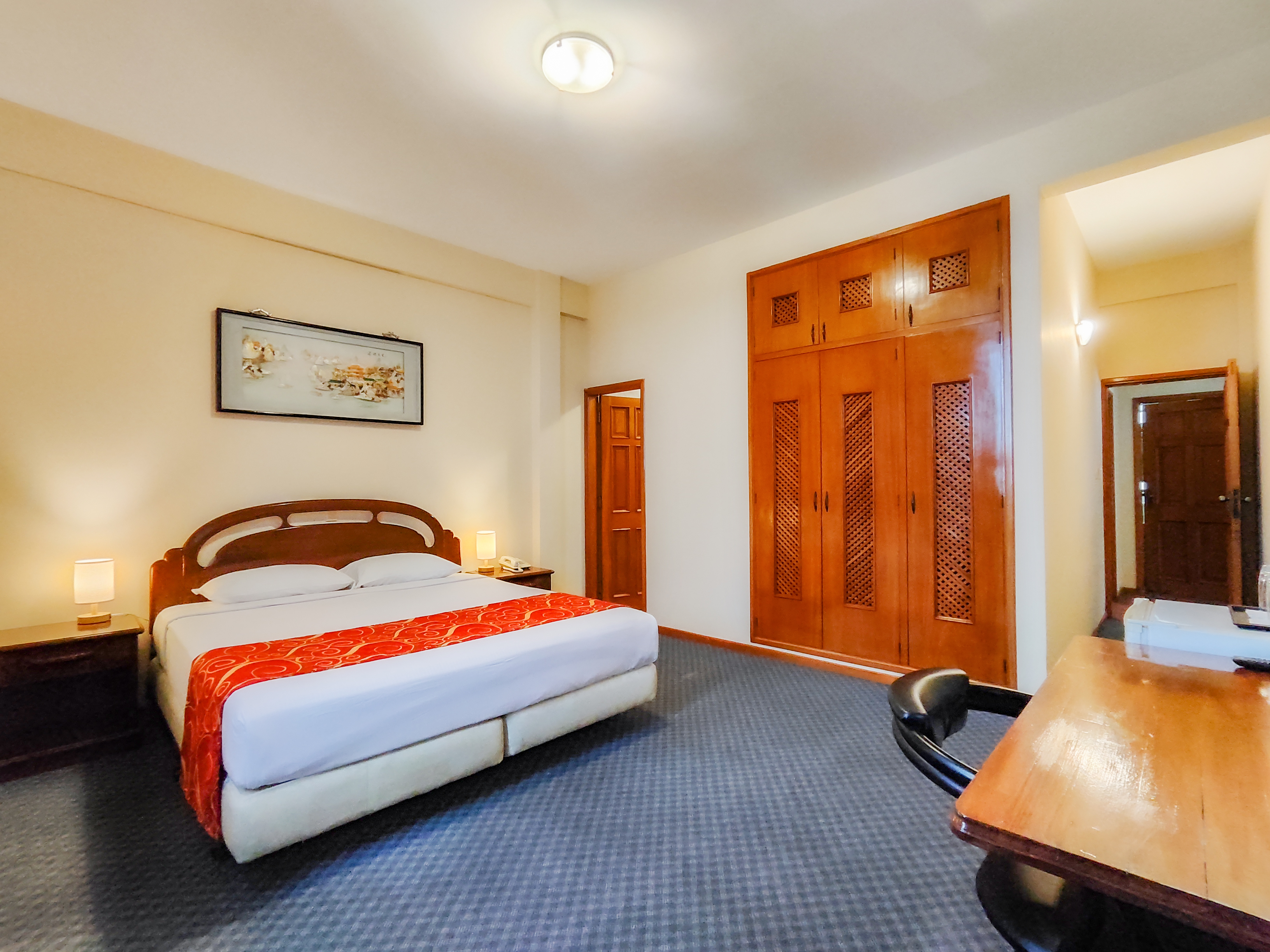 Double Deluxe King Bed