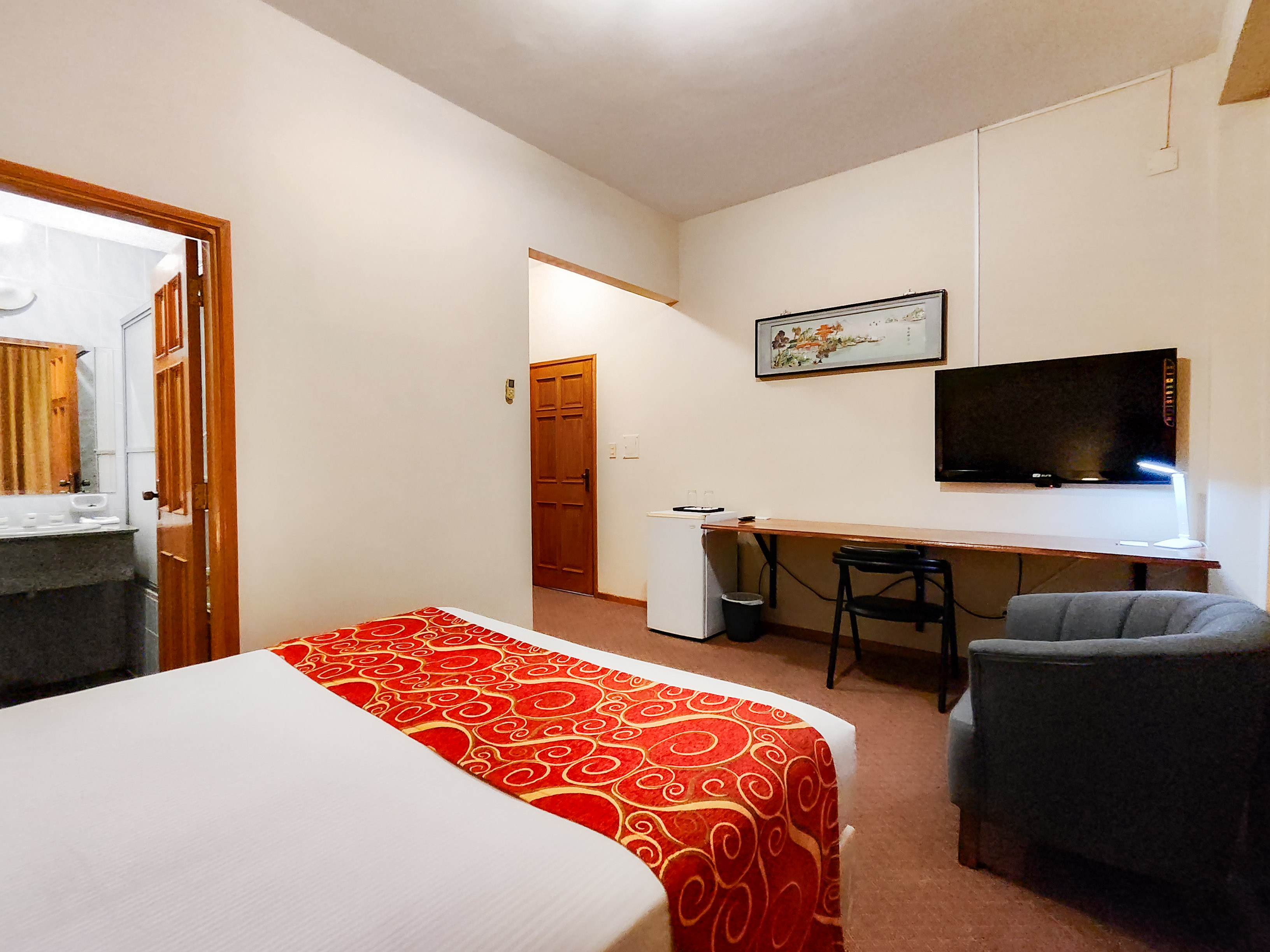 Double Deluxe Queen Bed