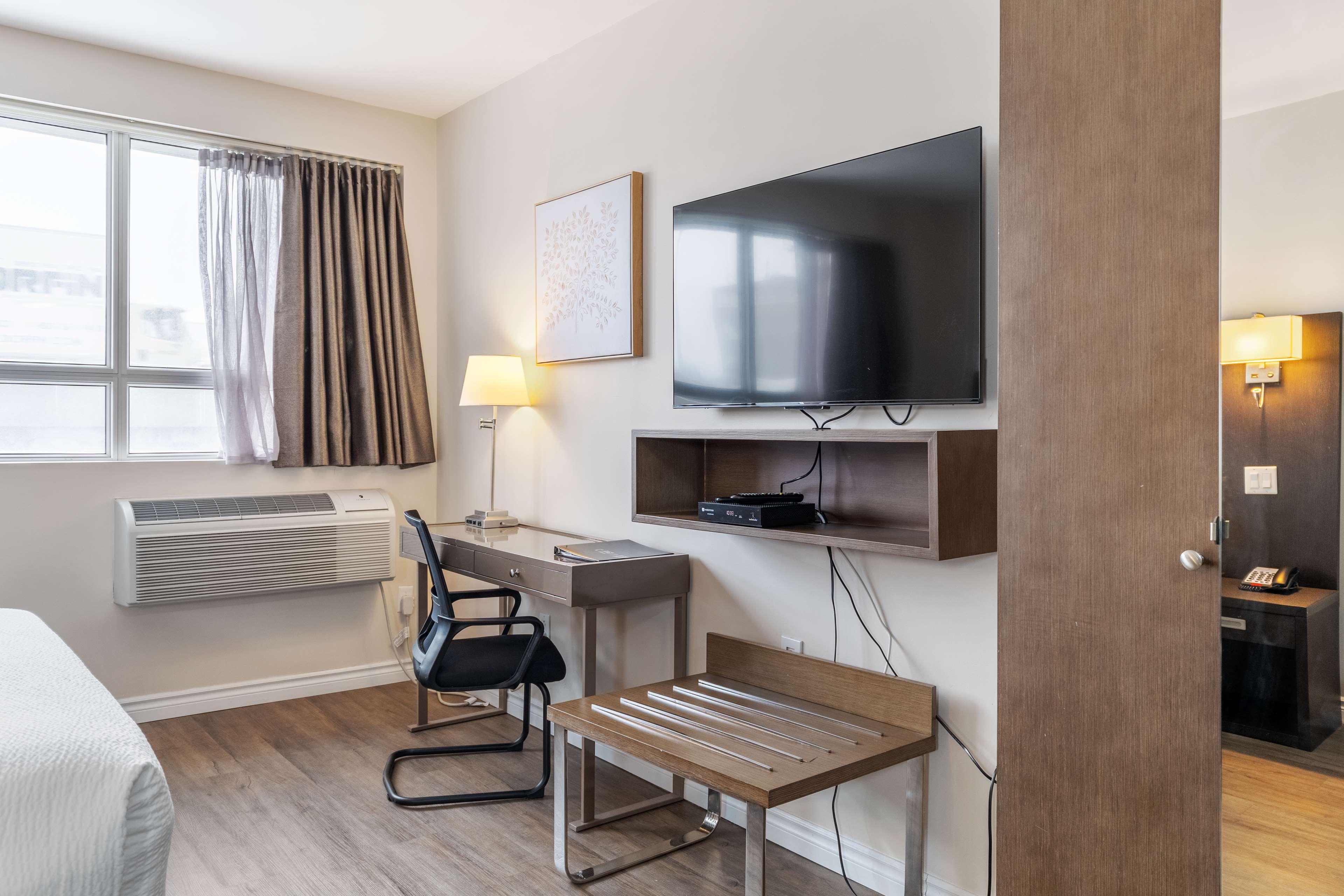 Room Queen Bed Non Smoking