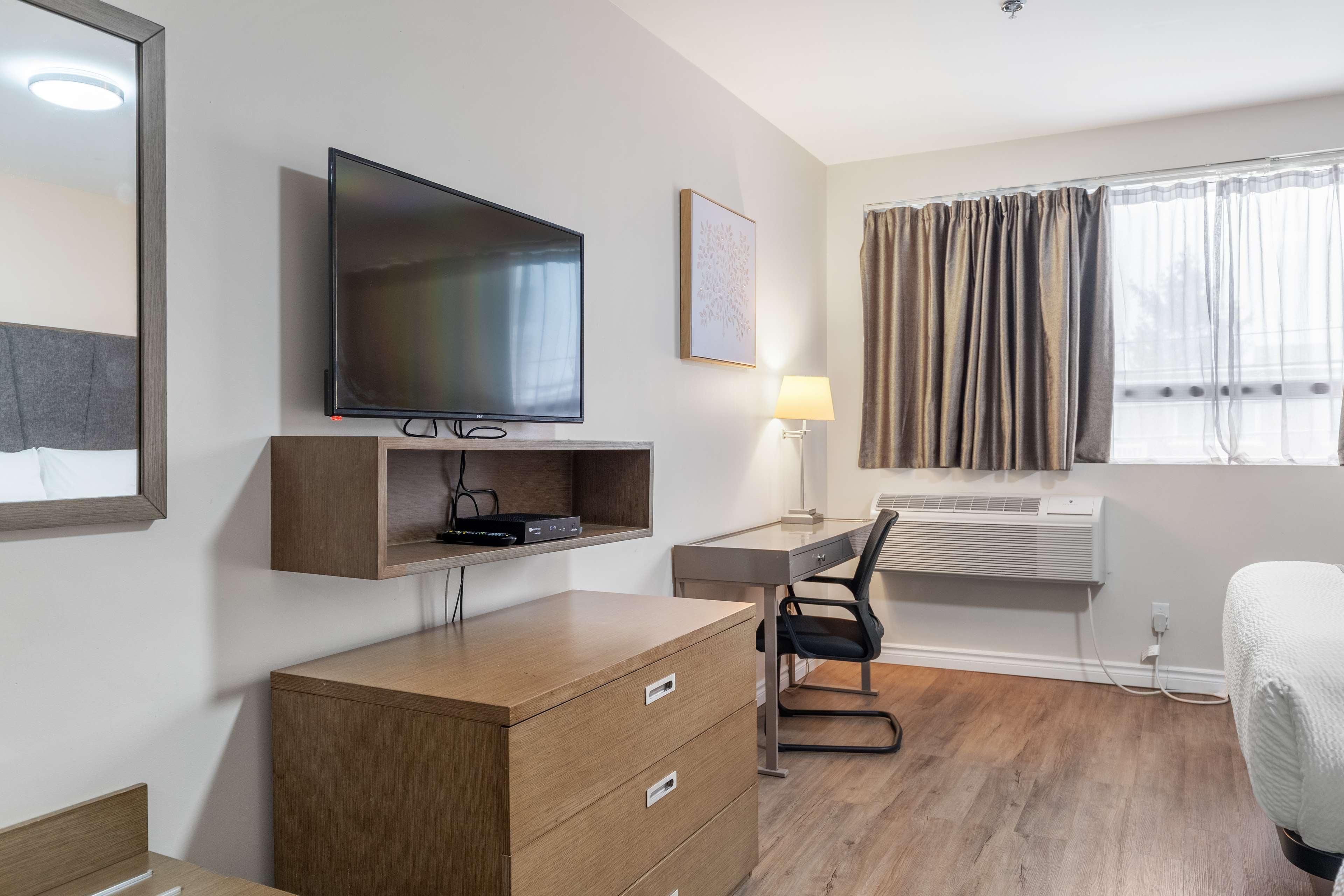 Quadruple Two Queen Beds