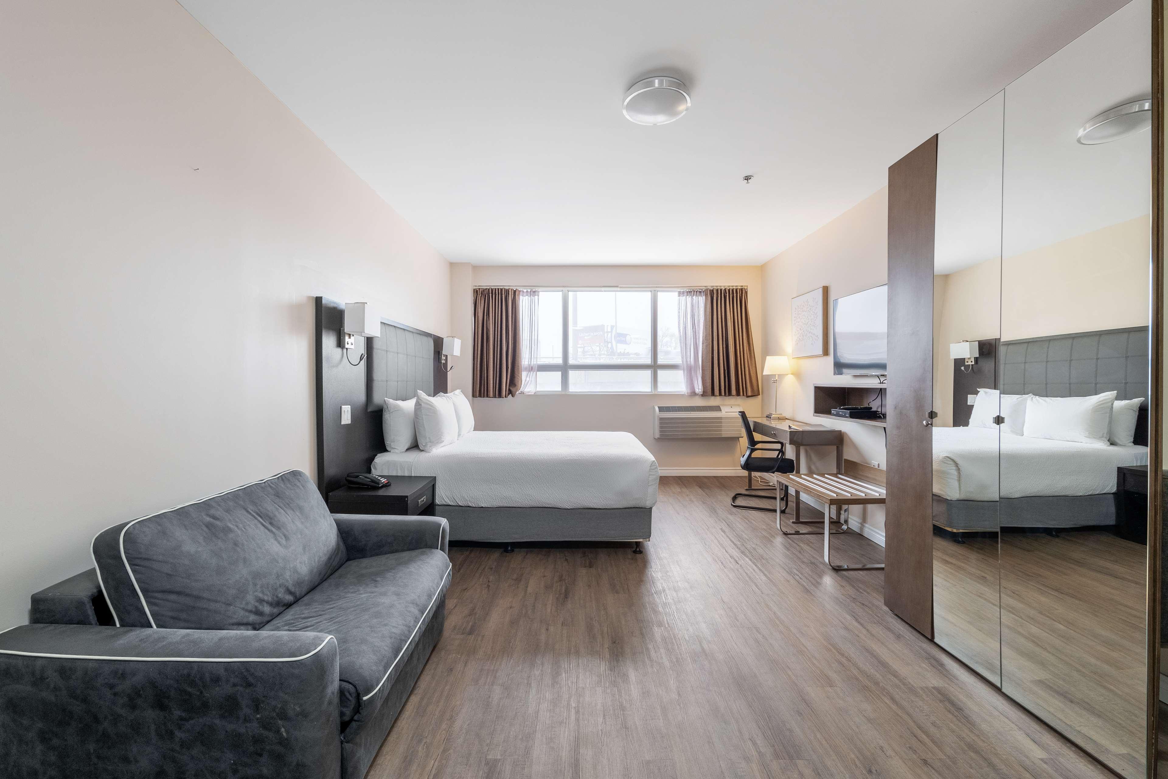 Room Queen Bed Non Smoking