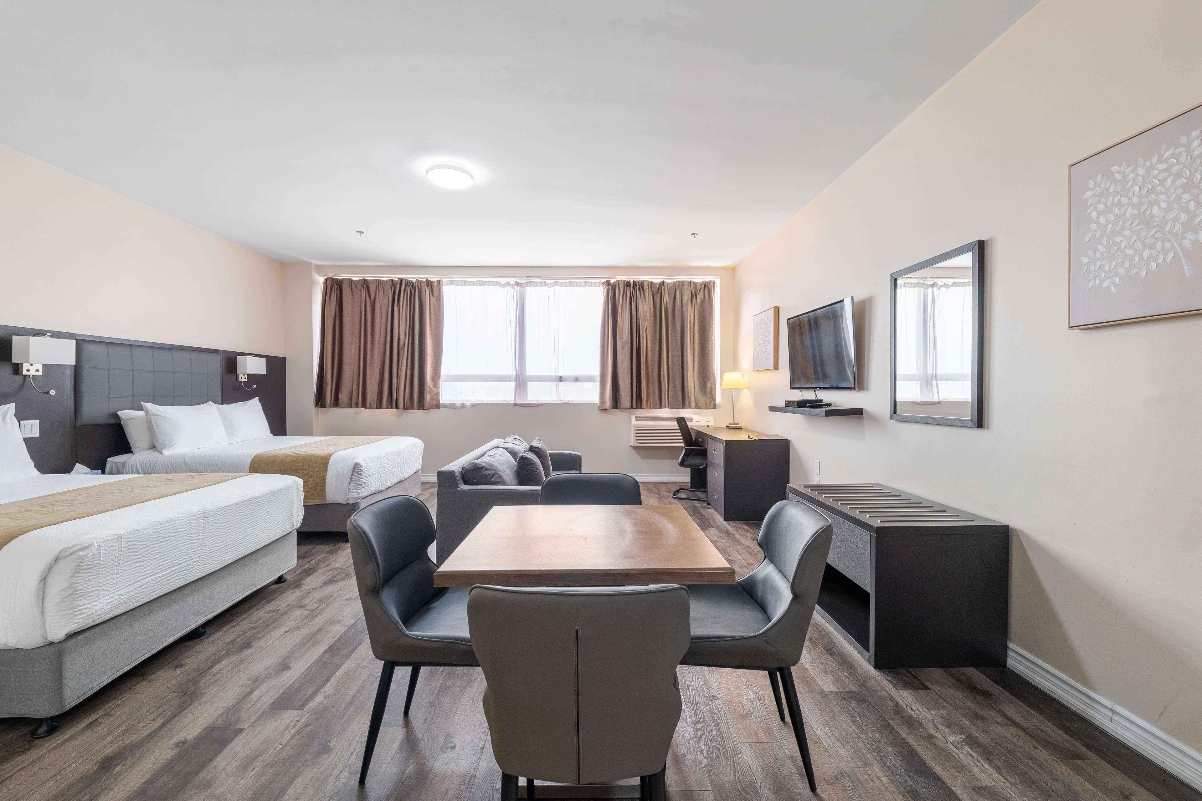 Suite Two Queen Beds