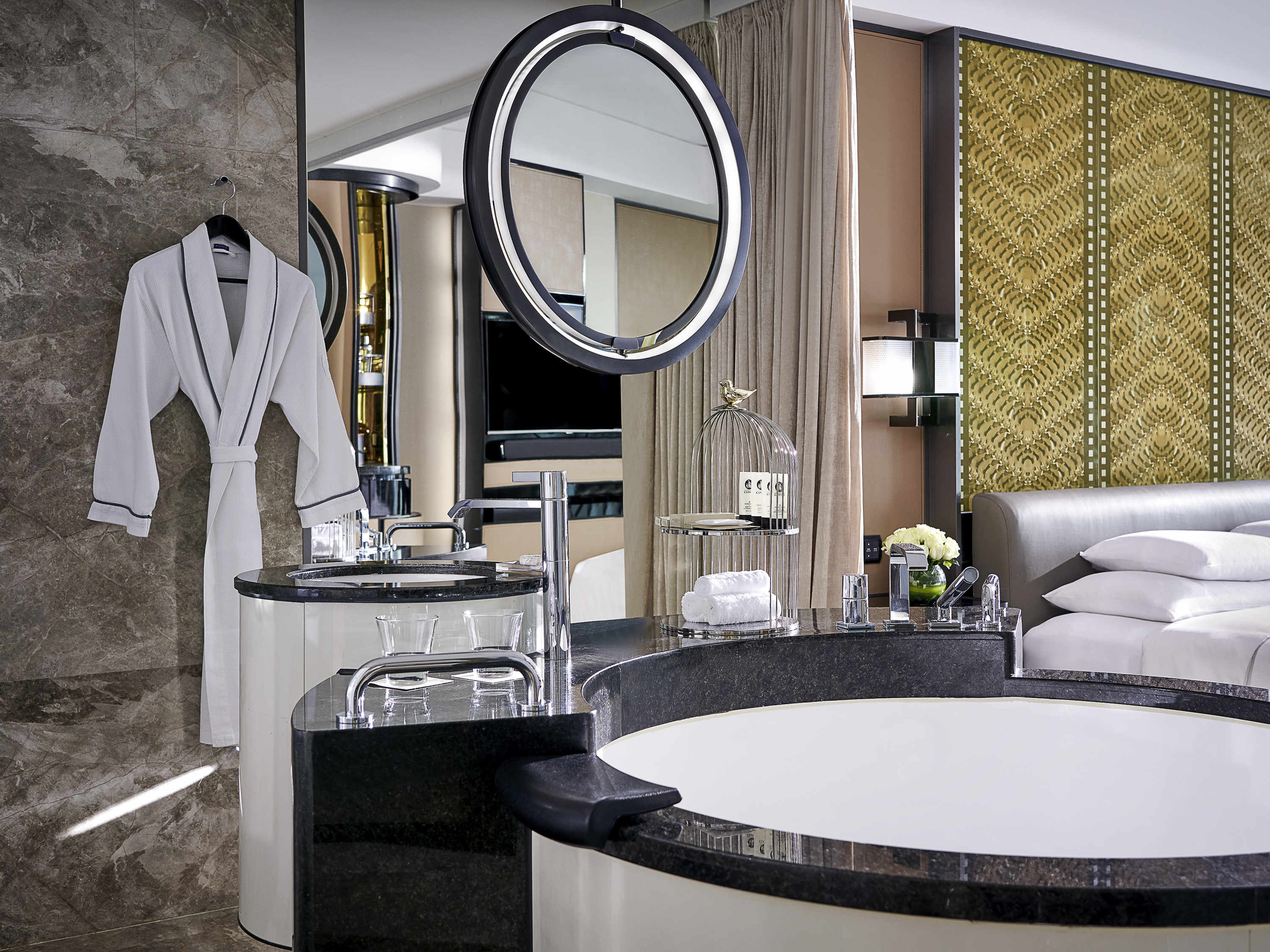 Double Luxury City View