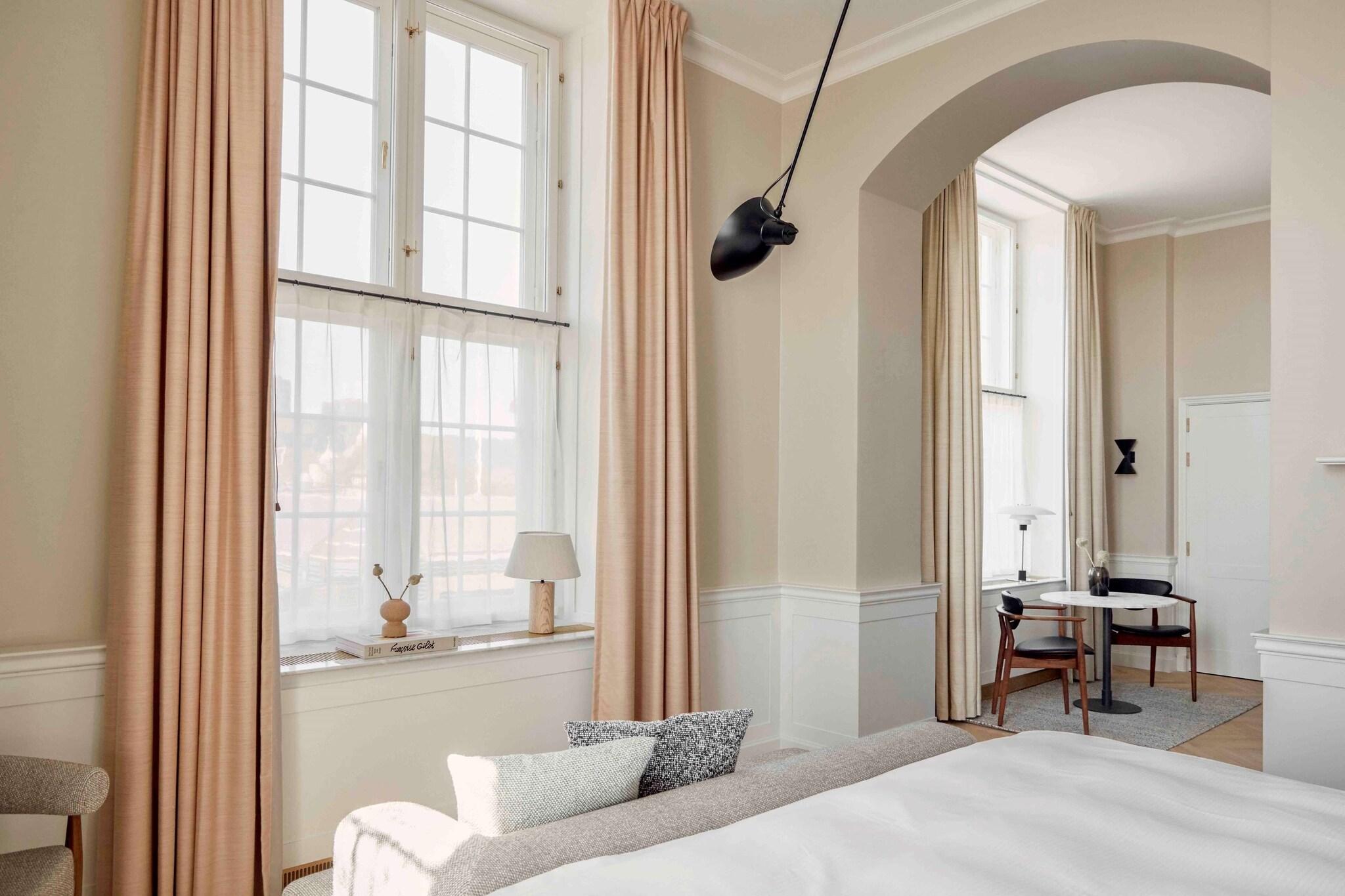 Junior Suite King Size Bed