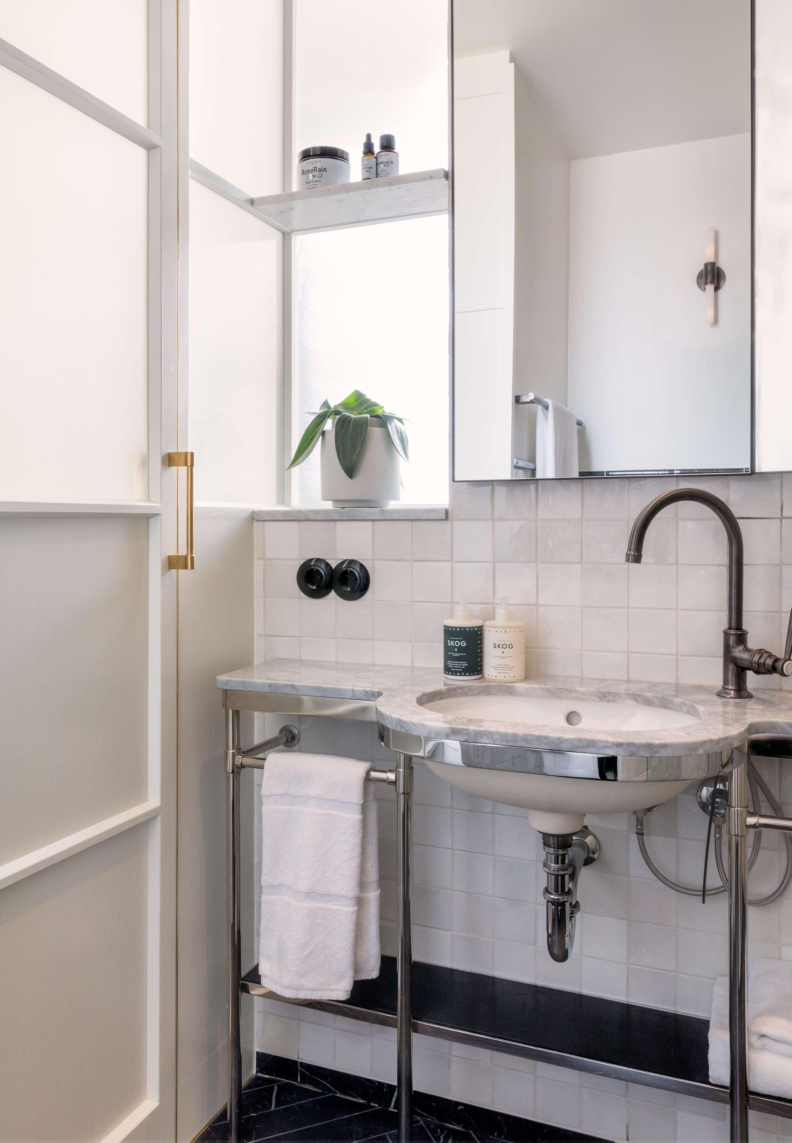 Double Queen Size Bed