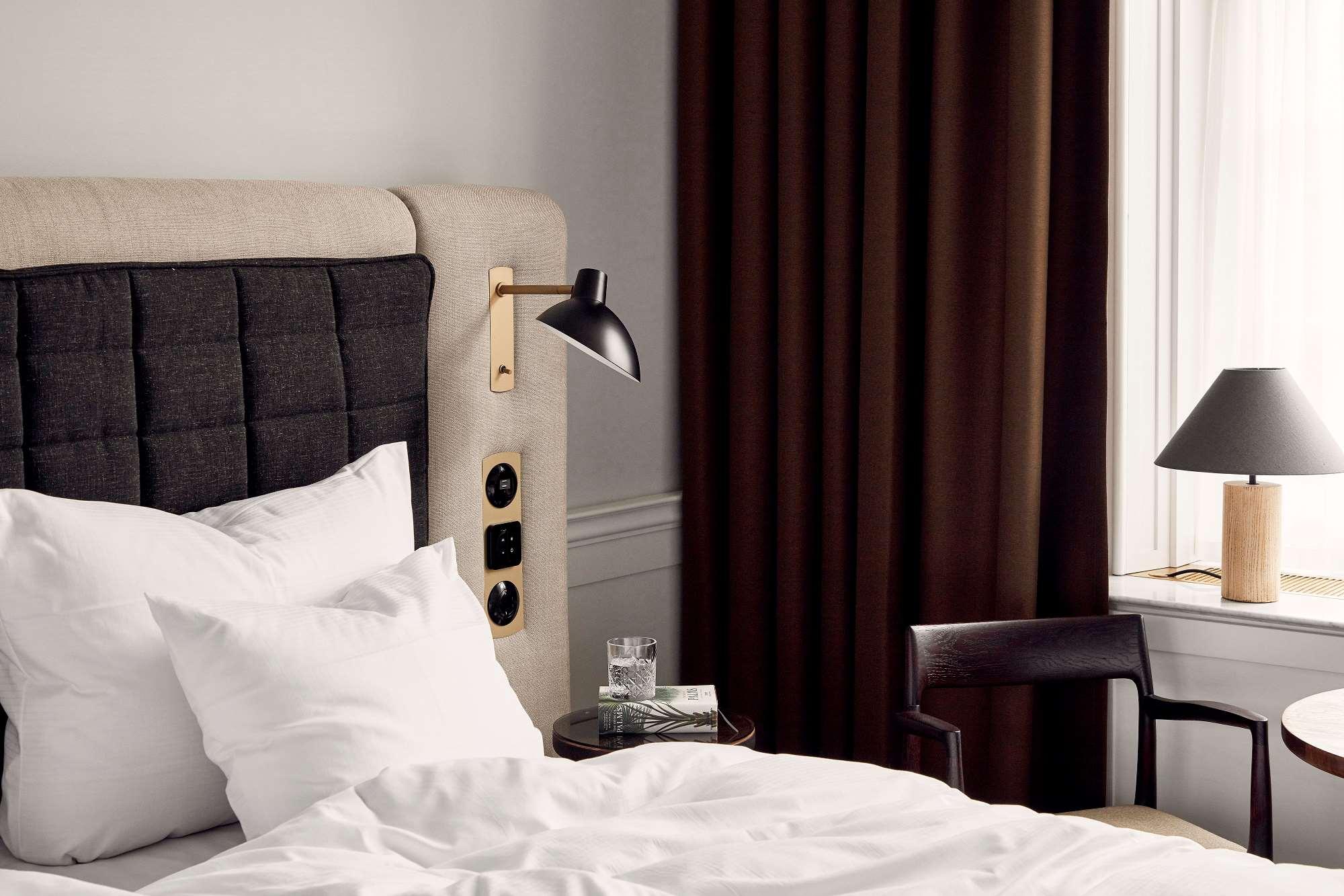 Double Queen Size Bed