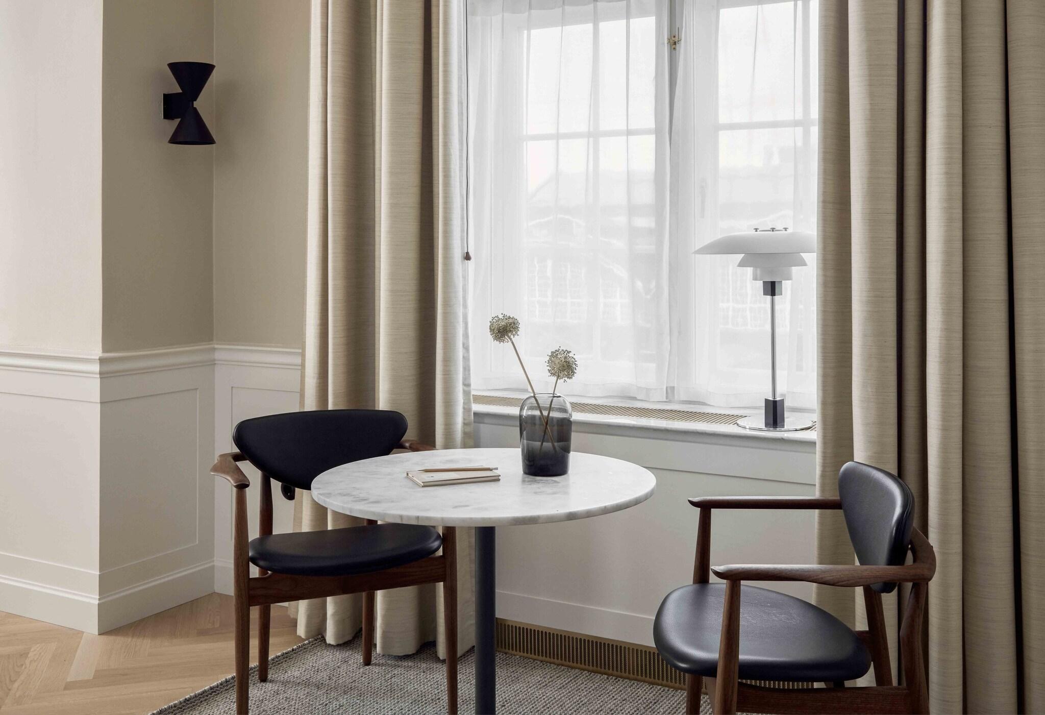 Junior Suite King Size Bed