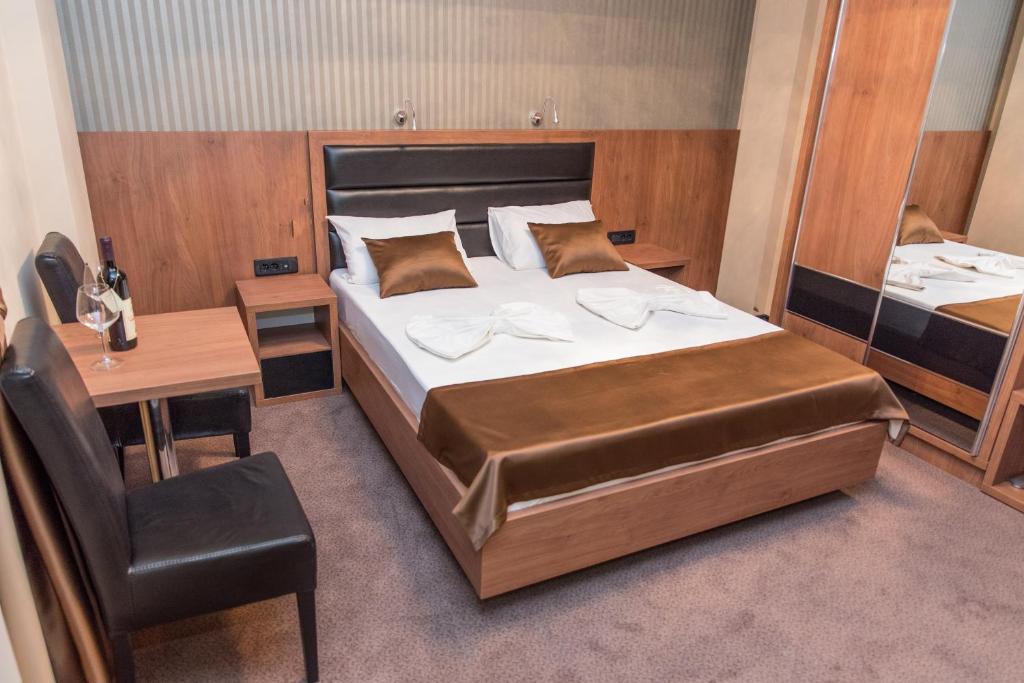 Double Single Deluxe