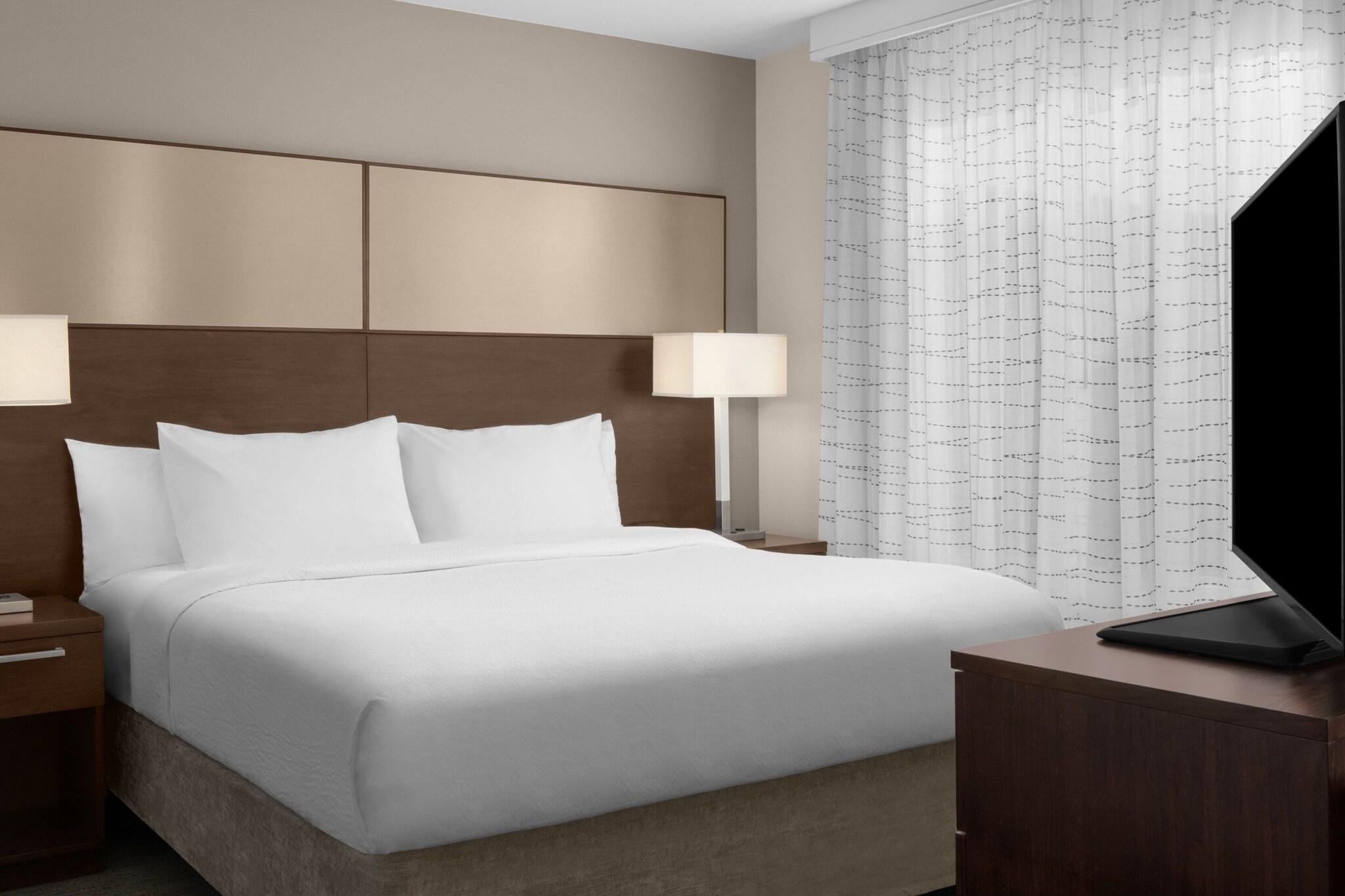 Studio King Size Bed