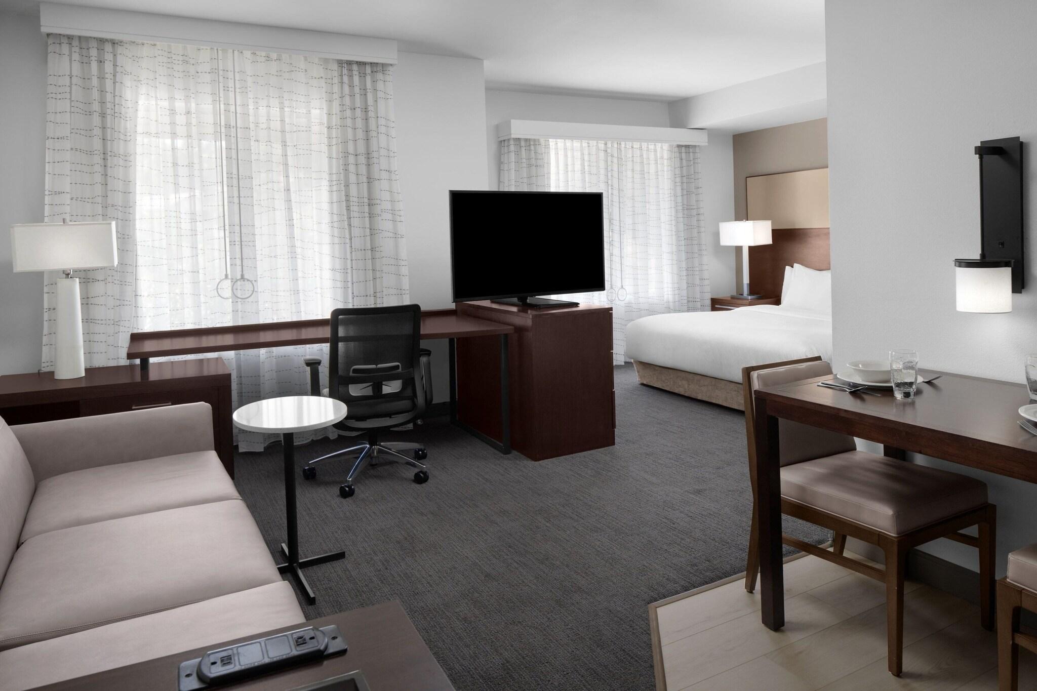 Studio King Size Bed