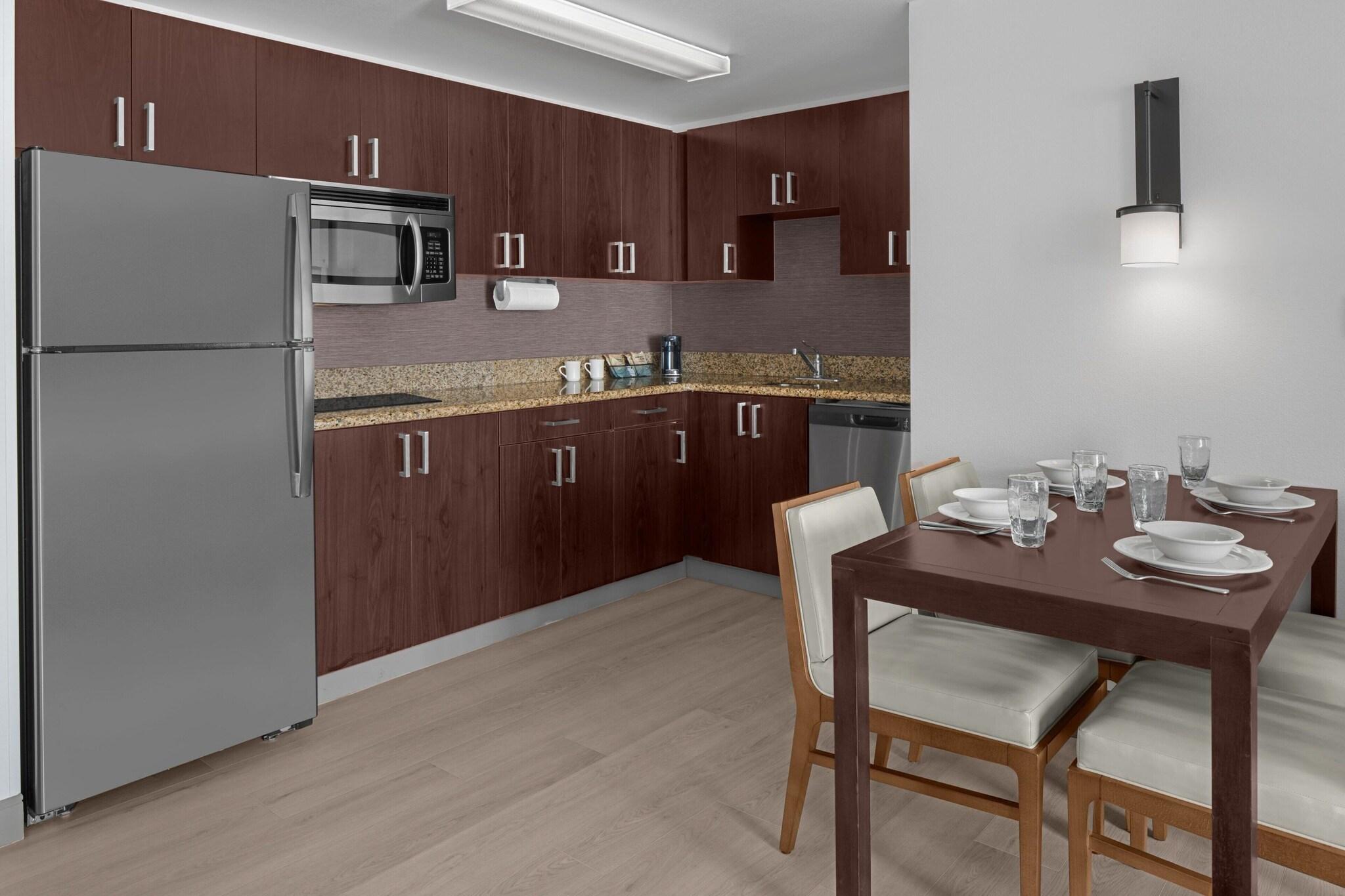 Suite Queen Size Bed