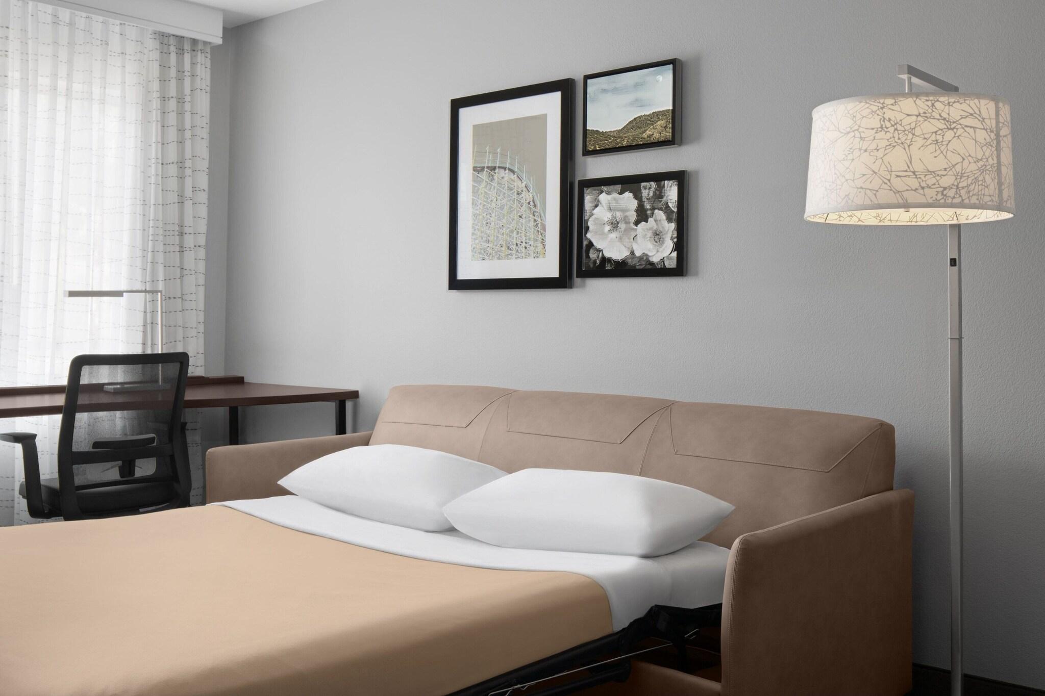 Suite Queen Size Bed