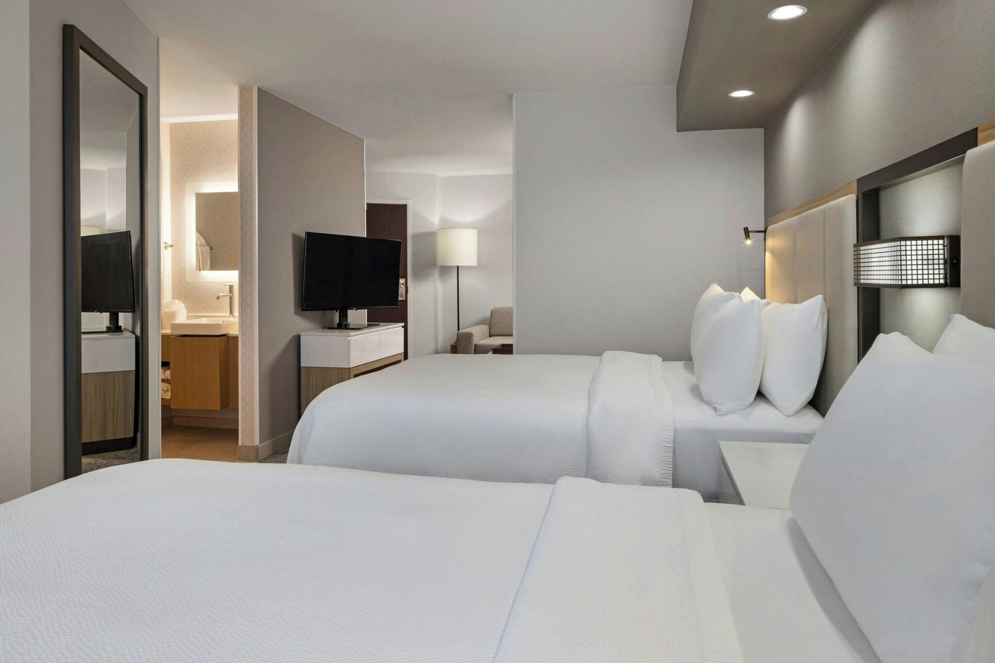 Suite Two Queen Beds