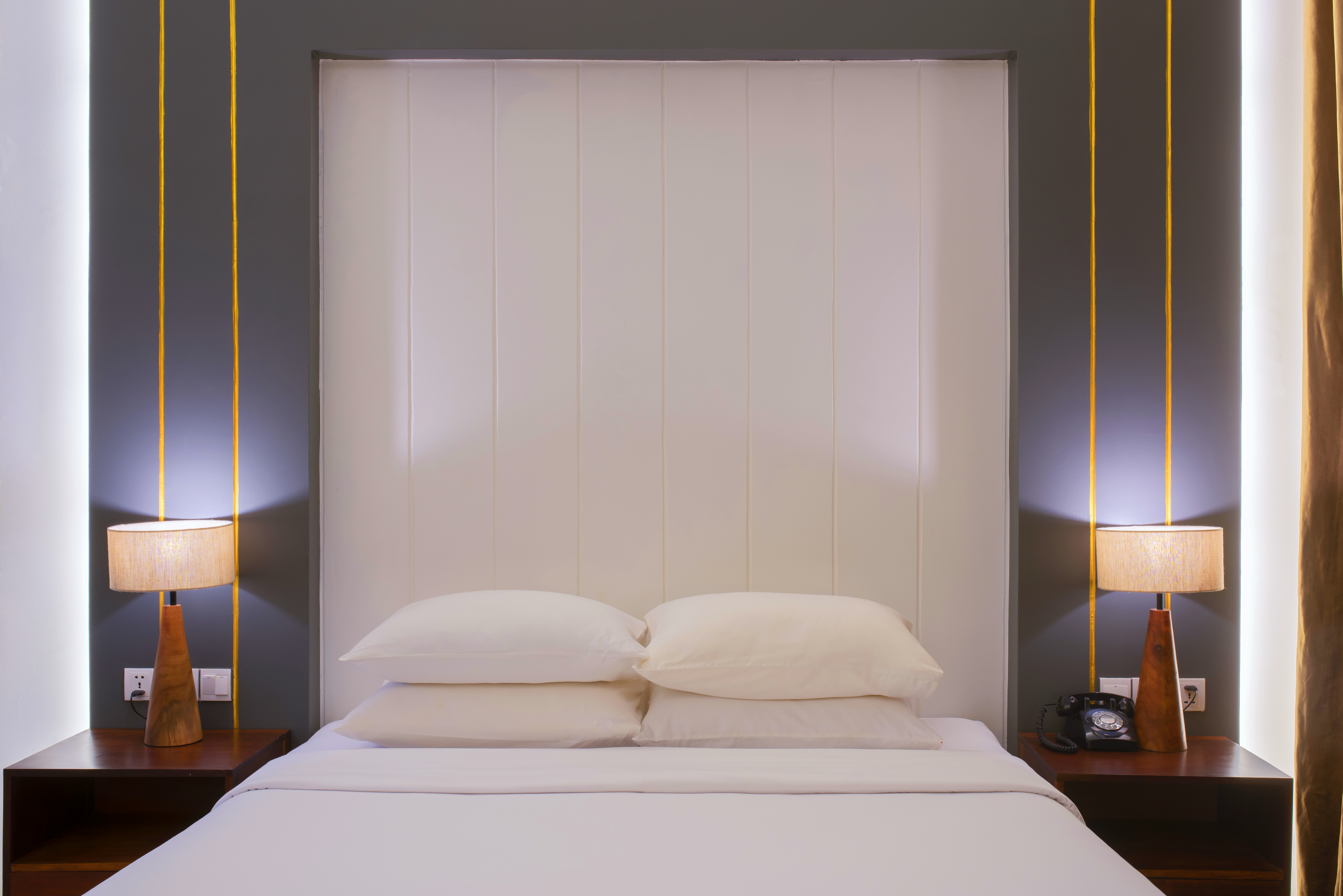 Suite Pool View King Bed