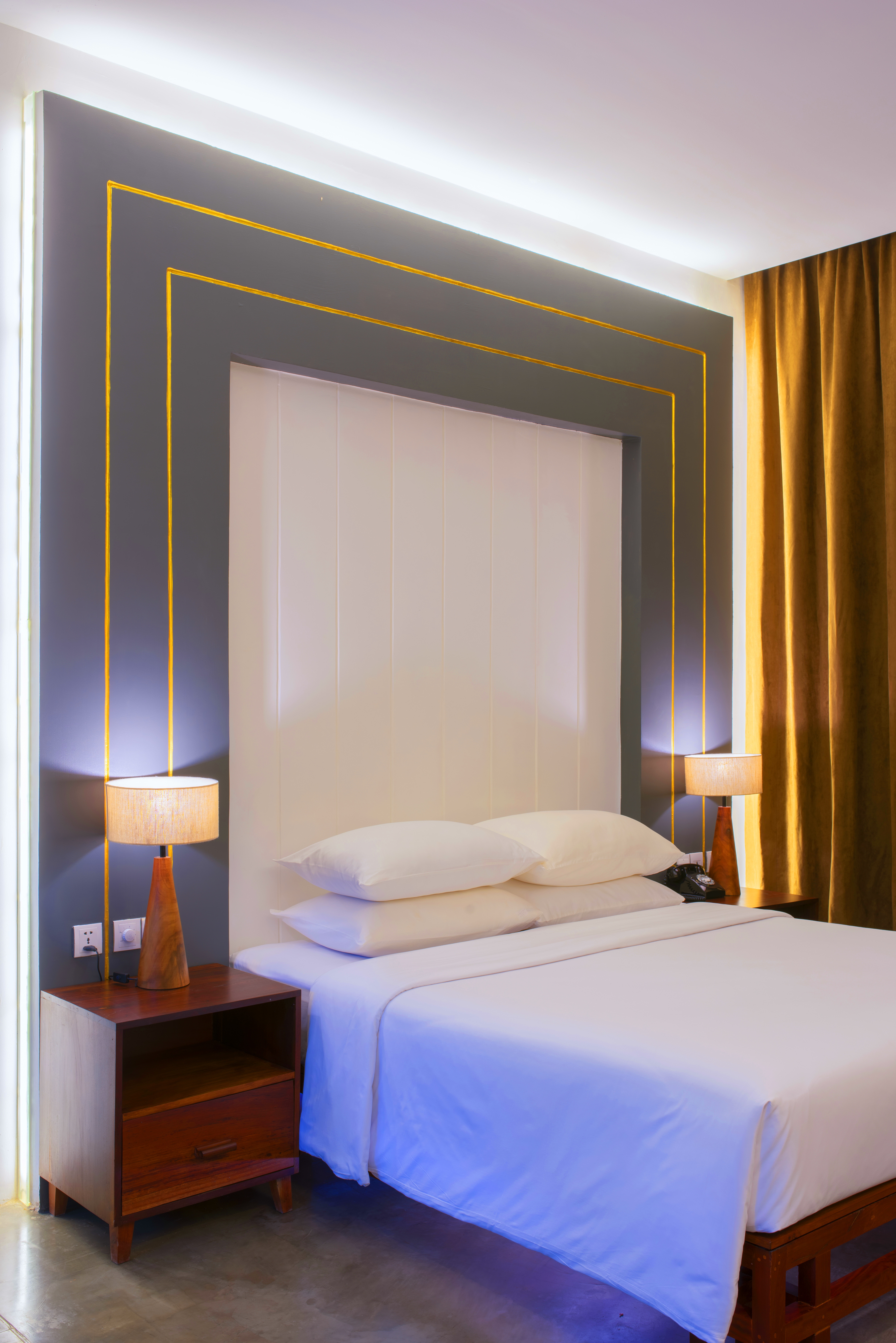 Suite Pool View King Bed