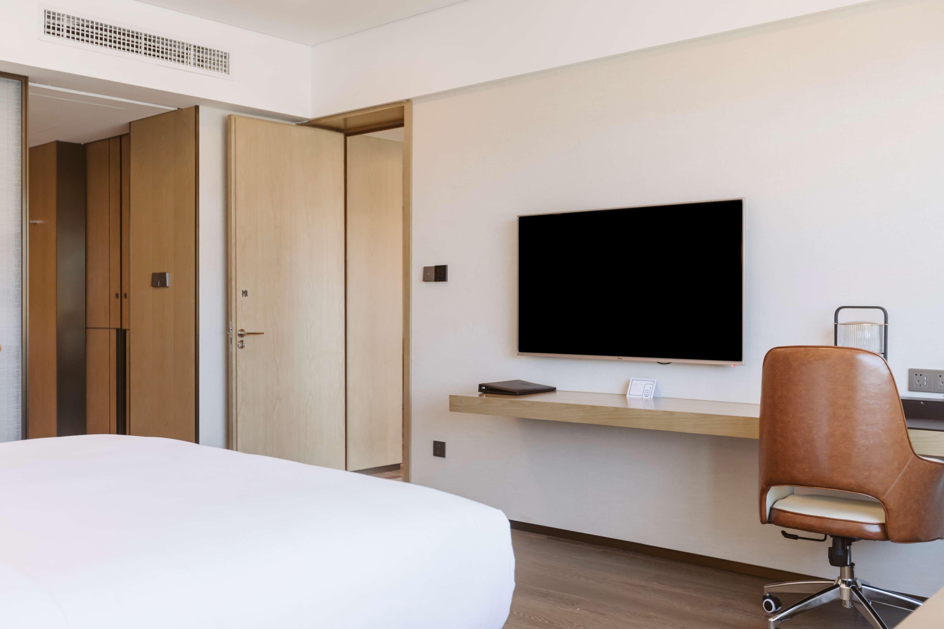 Room Deluxe King Bed