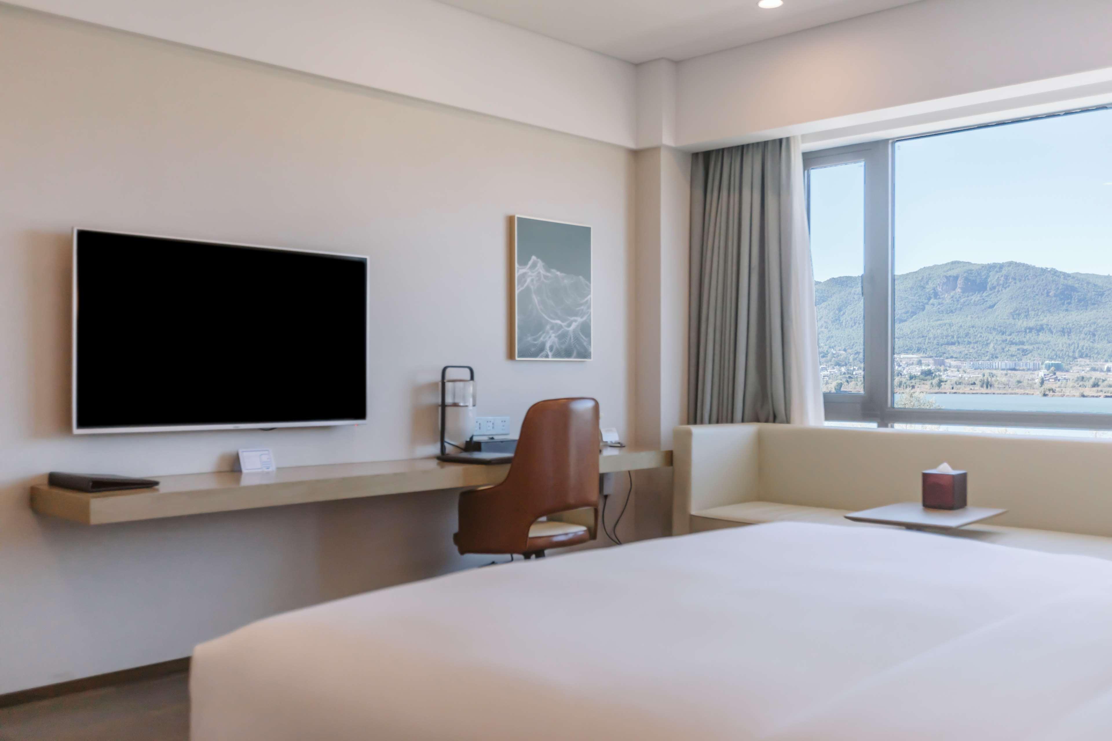 Room Deluxe King Bed