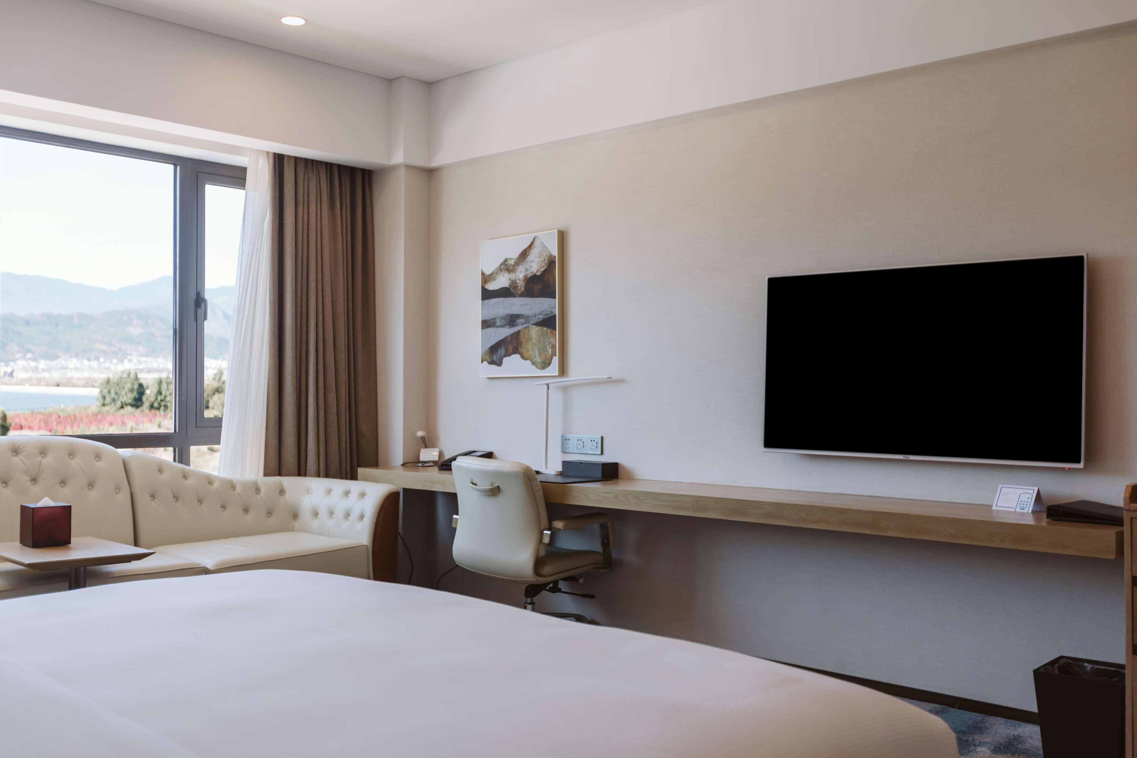 Room Deluxe King Bed