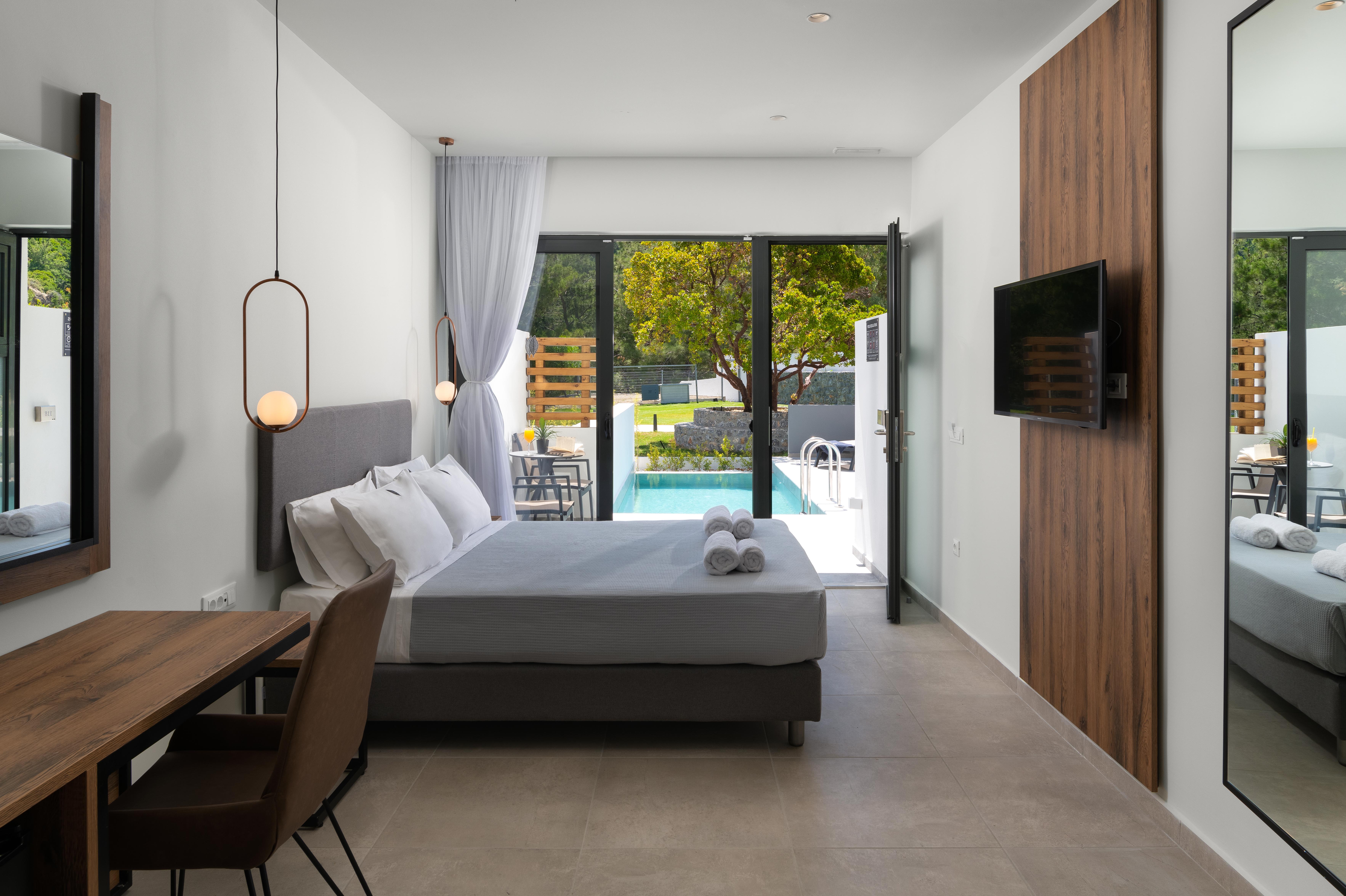 Double or Twin Deluxe with Private Pool