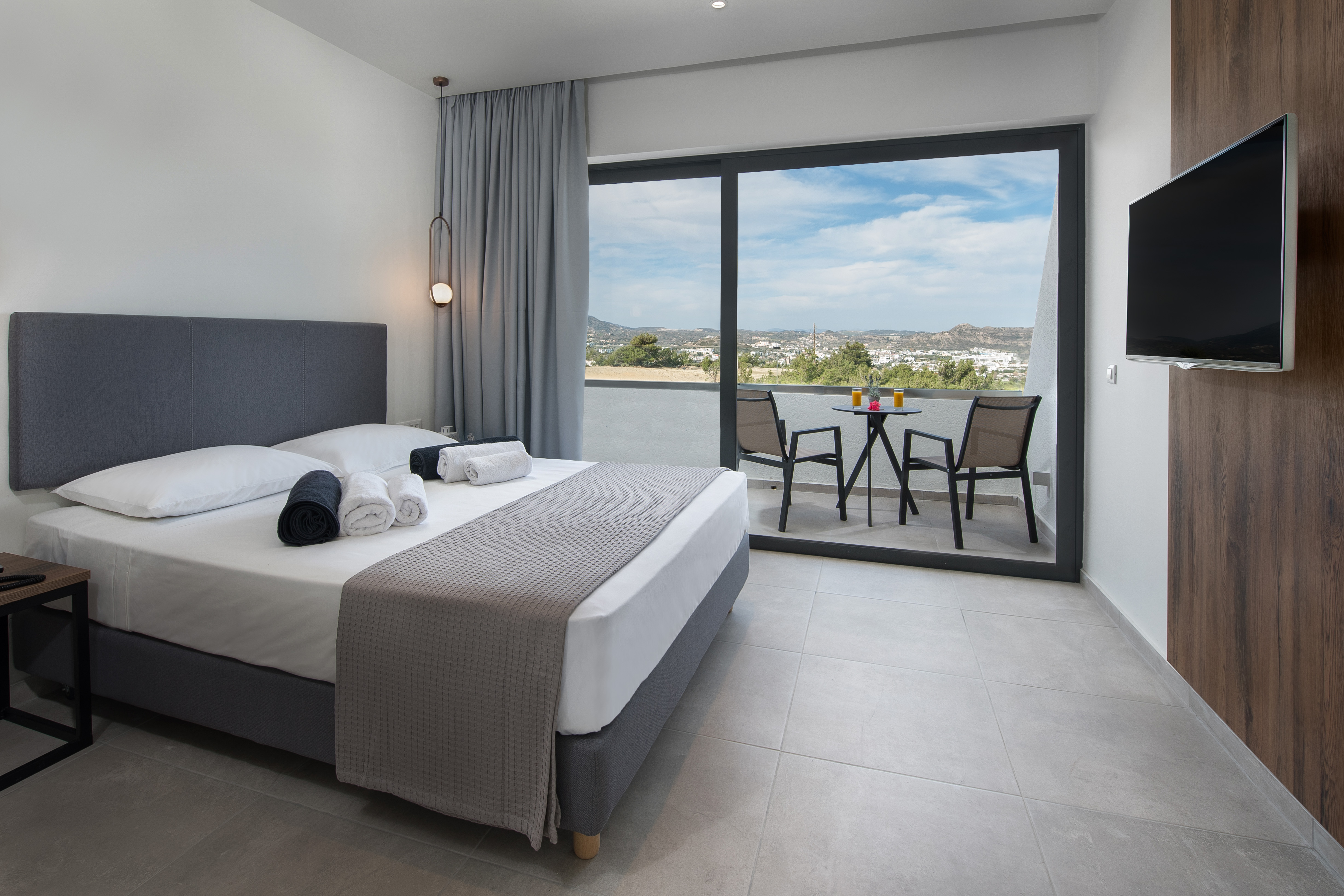 Double or Twin Side Sea View