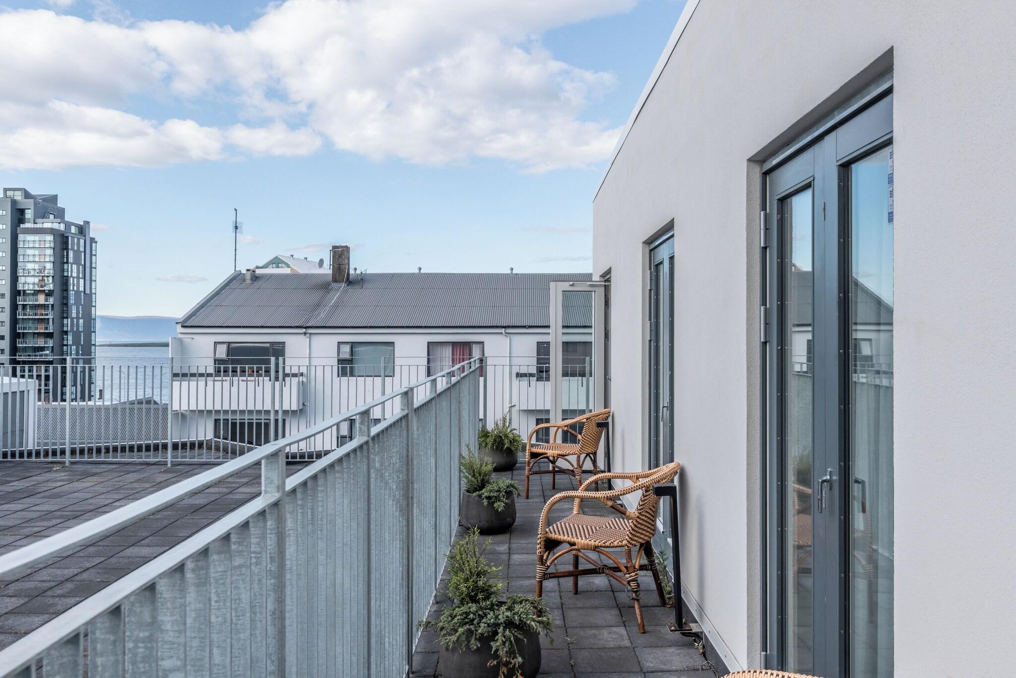 Double Deluxe Queen Bed