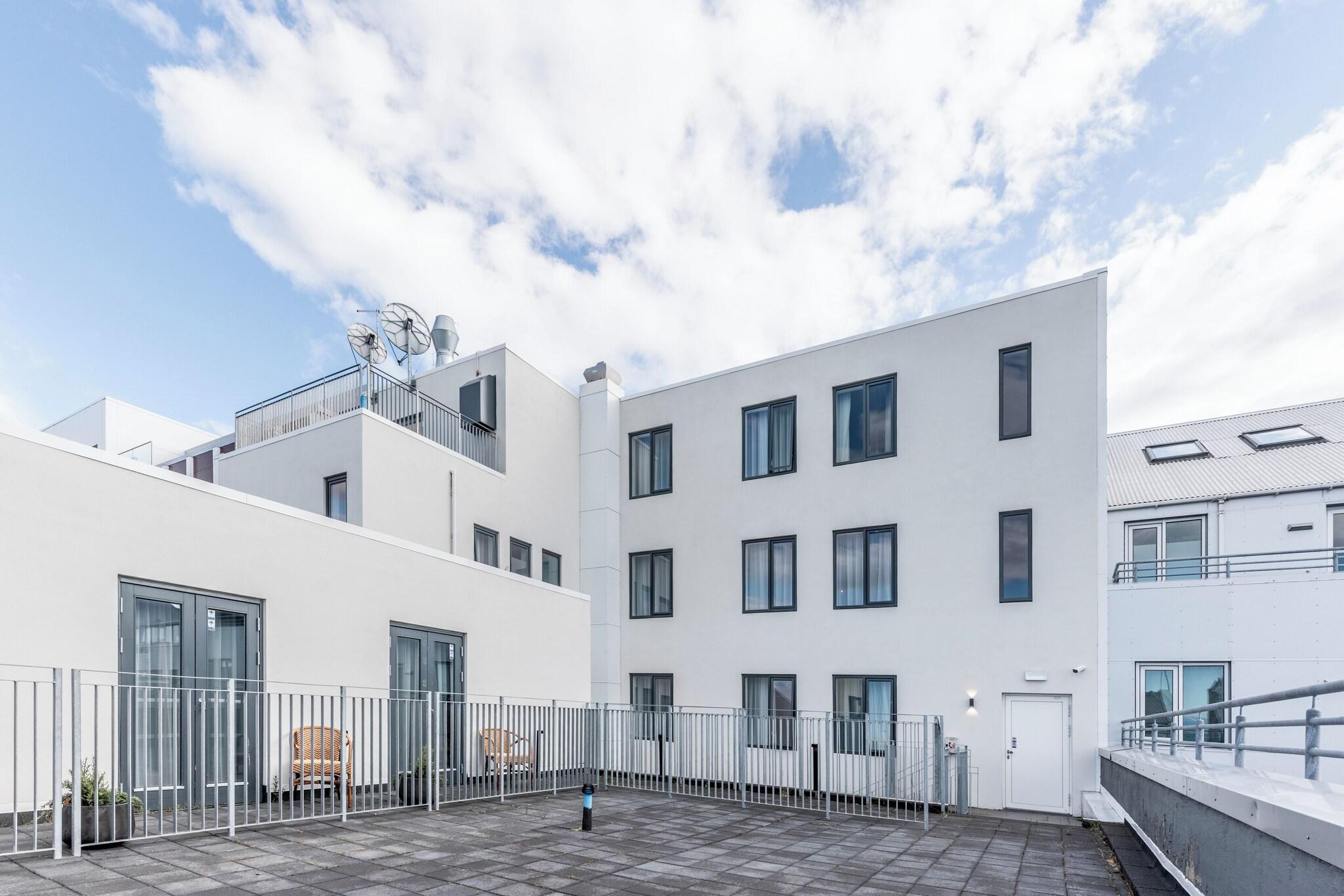 Double Deluxe Queen Bed