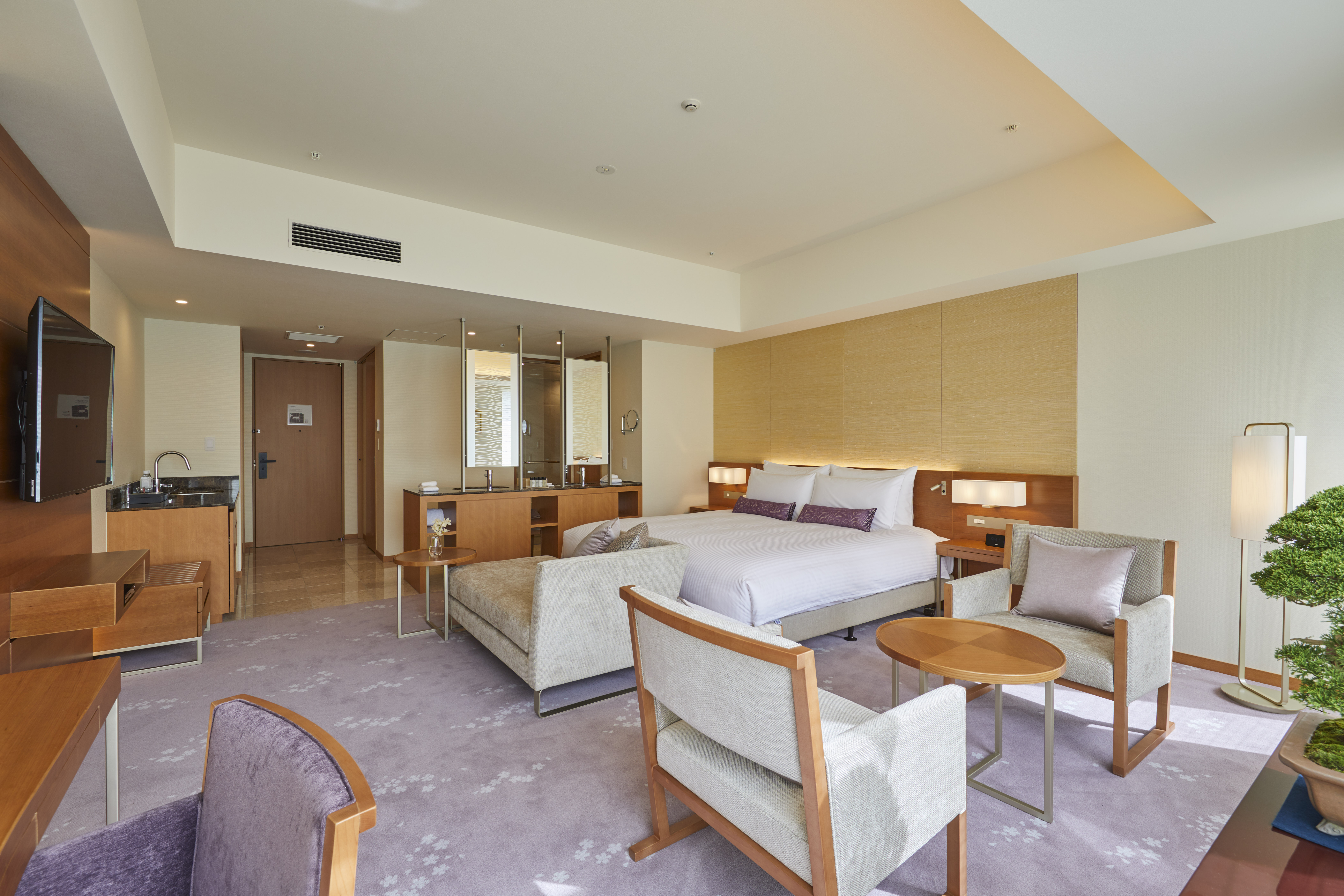 Double Deluxe King Bed