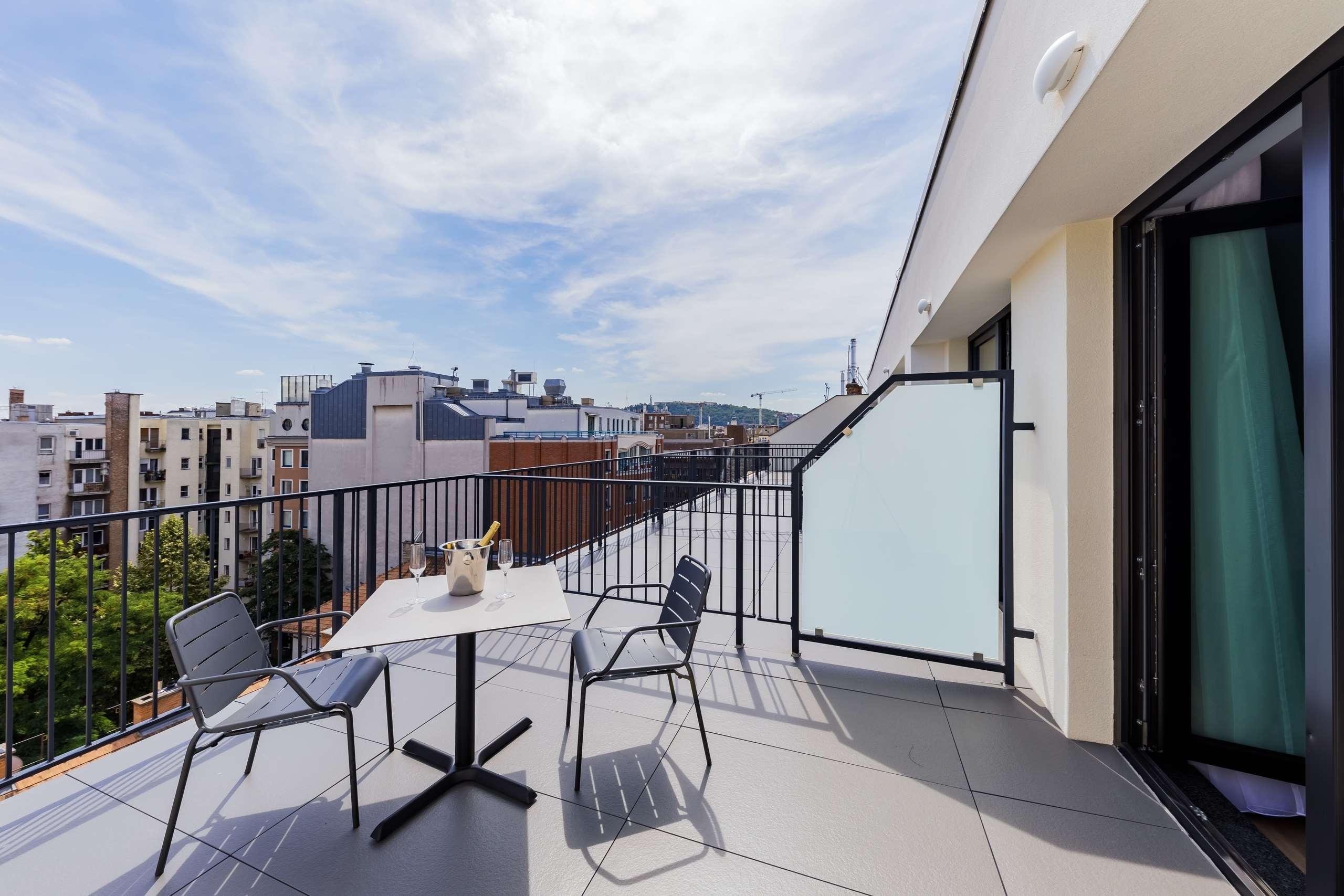 Double or Twin Deluxe with Views